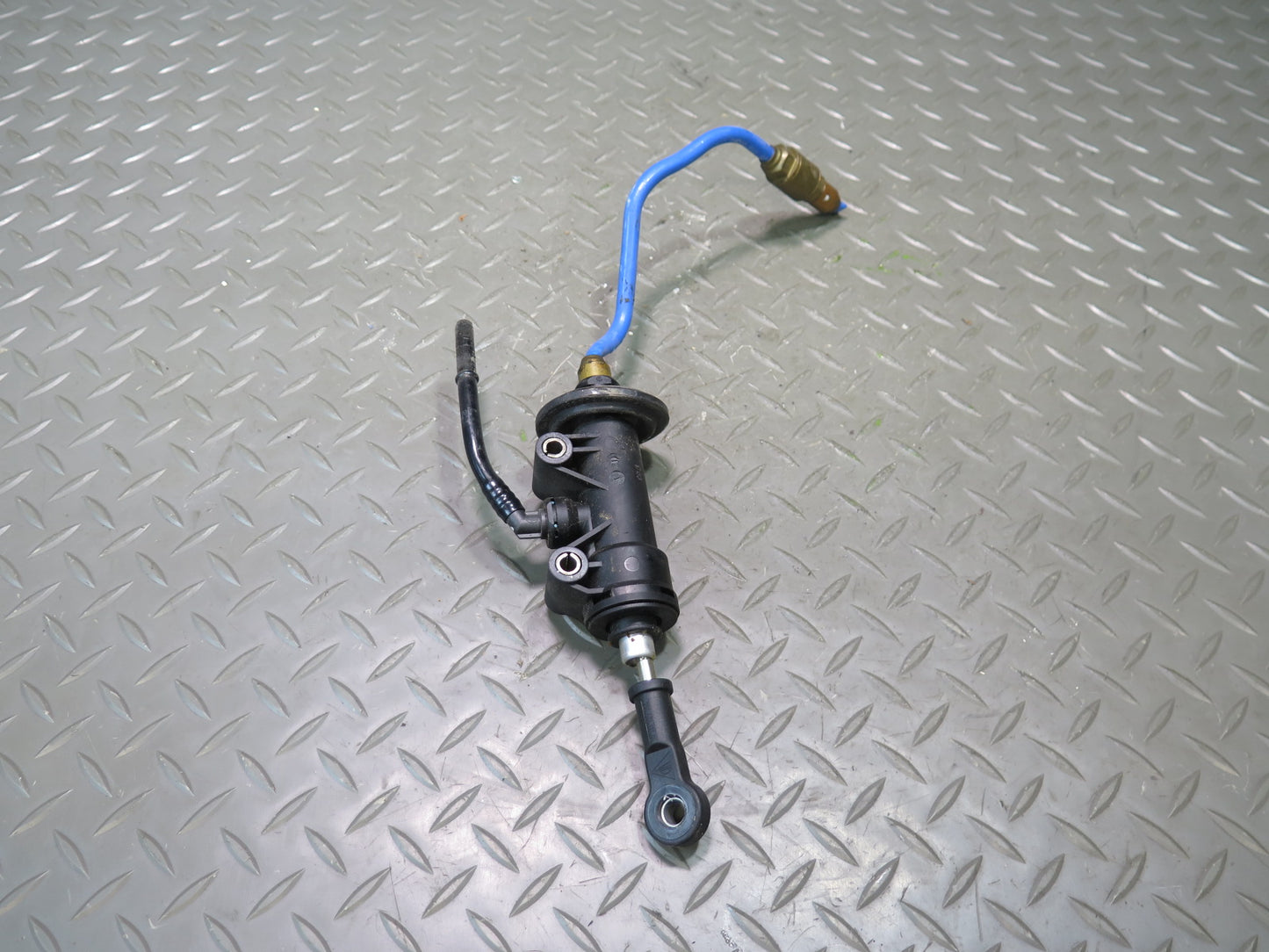 1997-2004 Porsche Boxster 986 Manual Transmission Clutch Master Cylinder W/ Pipe