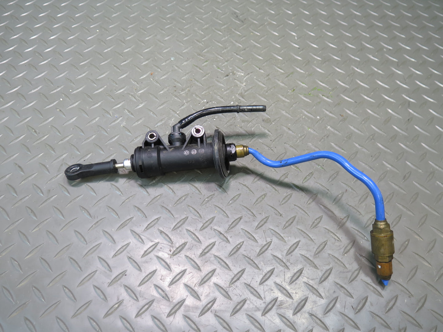 1997-2004 Porsche Boxster 986 Manual Transmission Clutch Master Cylinder W/ Pipe