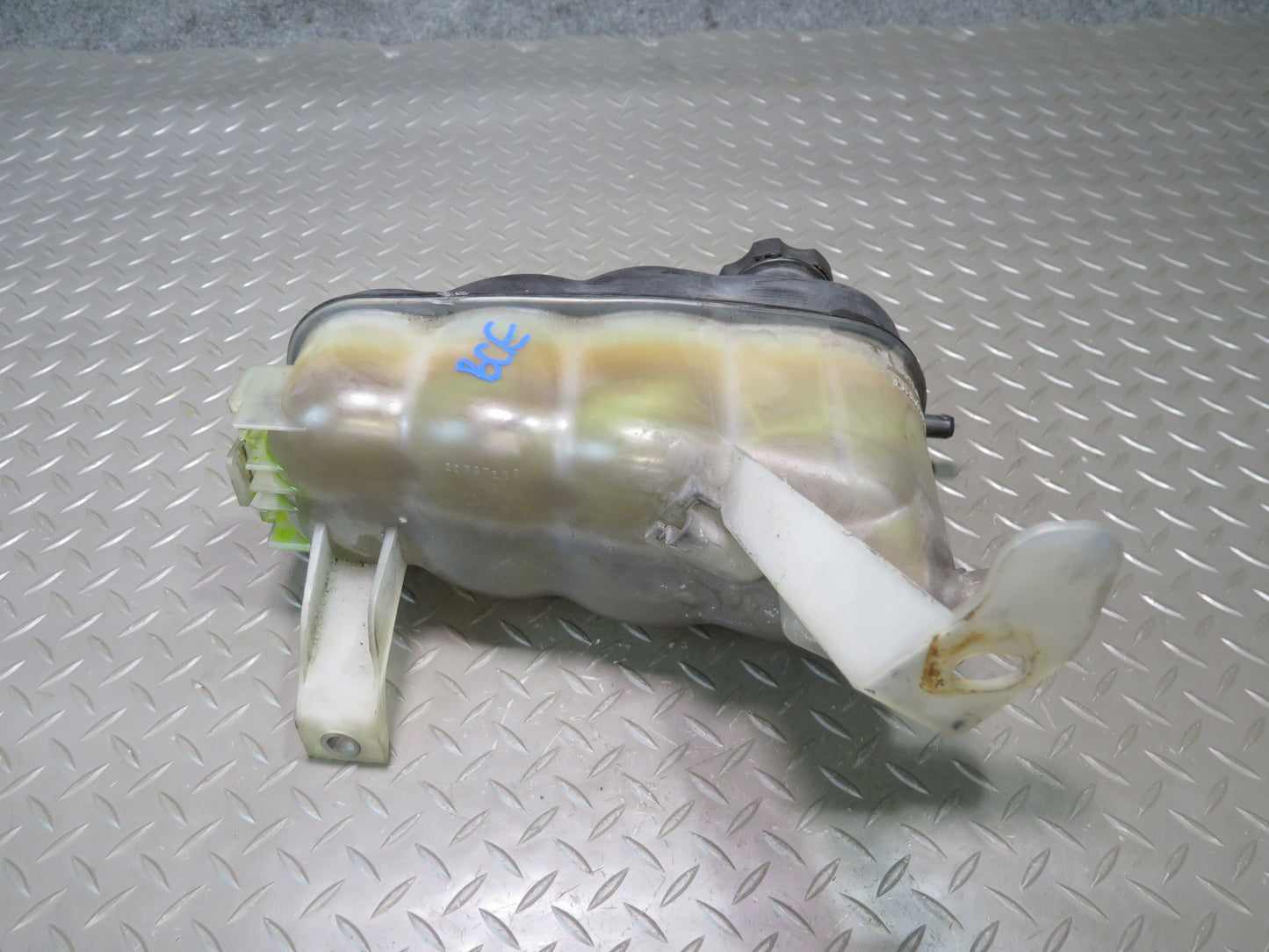 2007-2014 Cadillac Escalade Engine Radiator Expansion Overflow Reservoir Tank