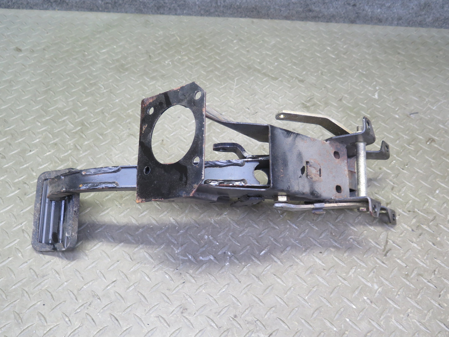 83-89 BMW E24 633CSi 635CSi A/T Brake Pedal Assembly OEM