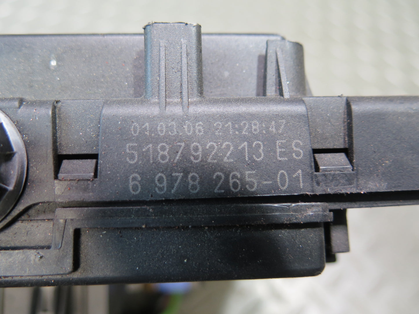 03-08 BMW E85 Z4 Dash Fuse Relay Box Module 6978265 OEM