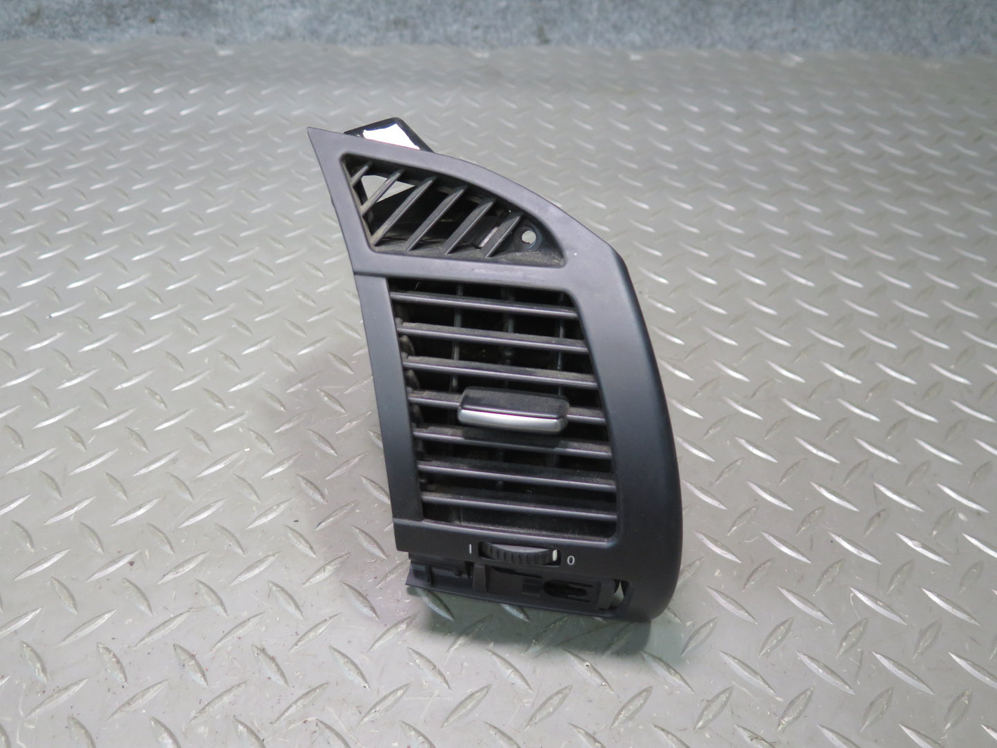 03-08 BMW E86 E85 Z4 Dash Right Air Vent Grille w CUP Holder Black 6945400 OEM