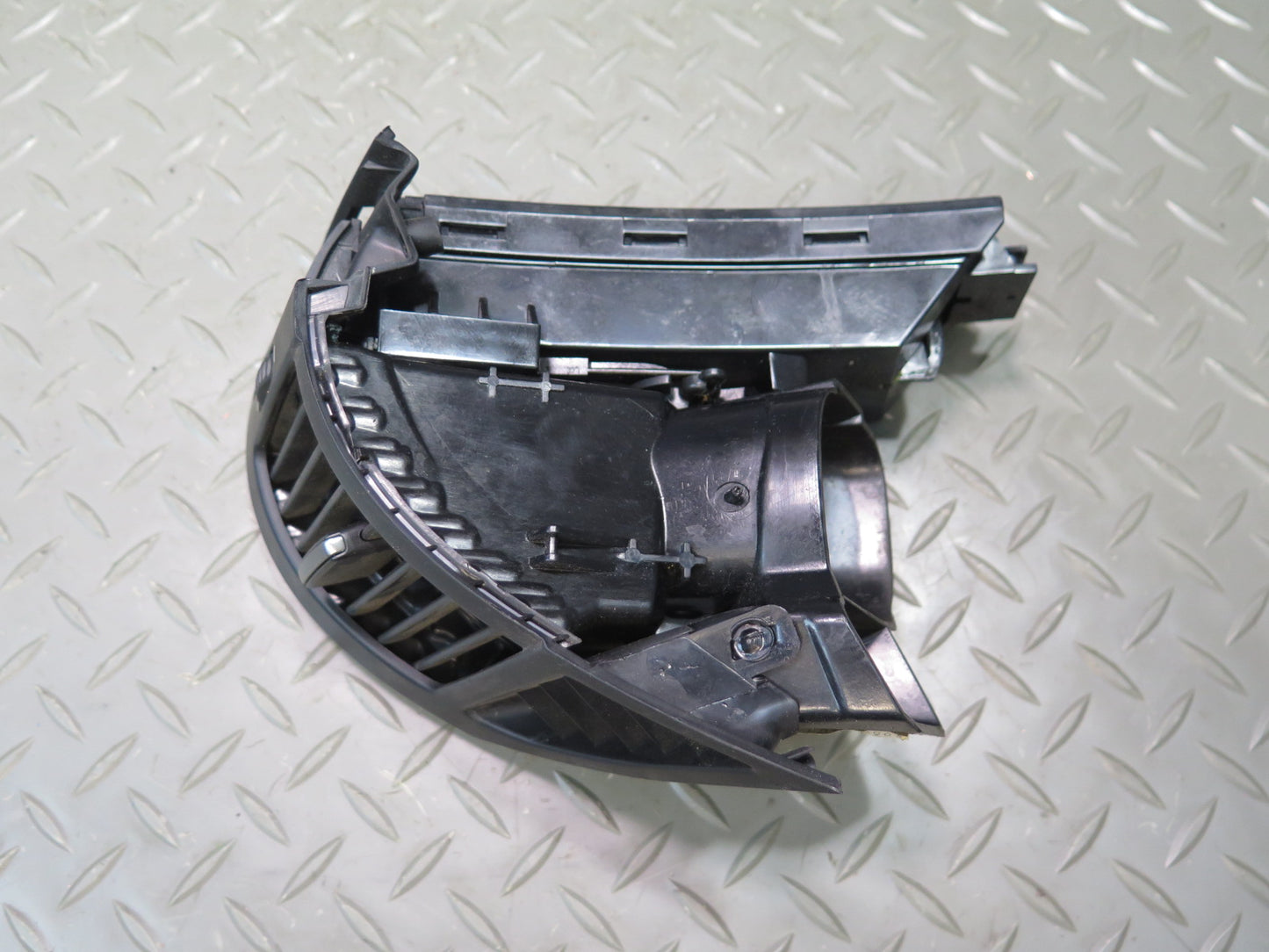 03-08 BMW E86 E85 Z4 Dash Right Air Vent Grille w CUP Holder Black 6945400 OEM