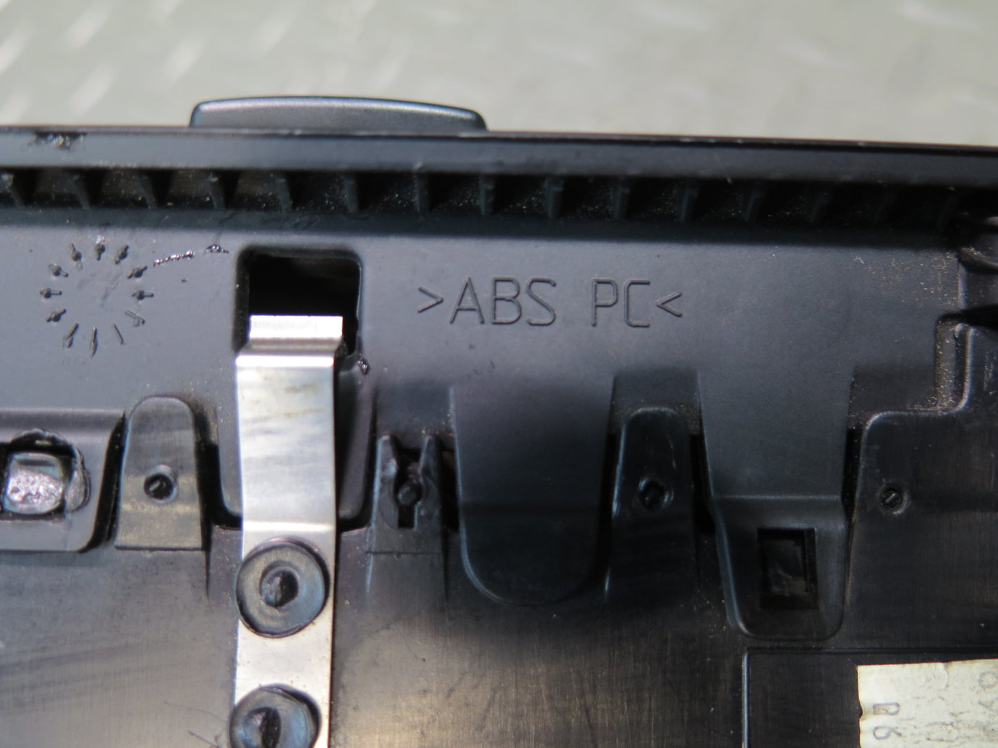 06-08 BMW E86 E85 Z4 Dash Center AC Heater Air Vent Black 7025630 OEM