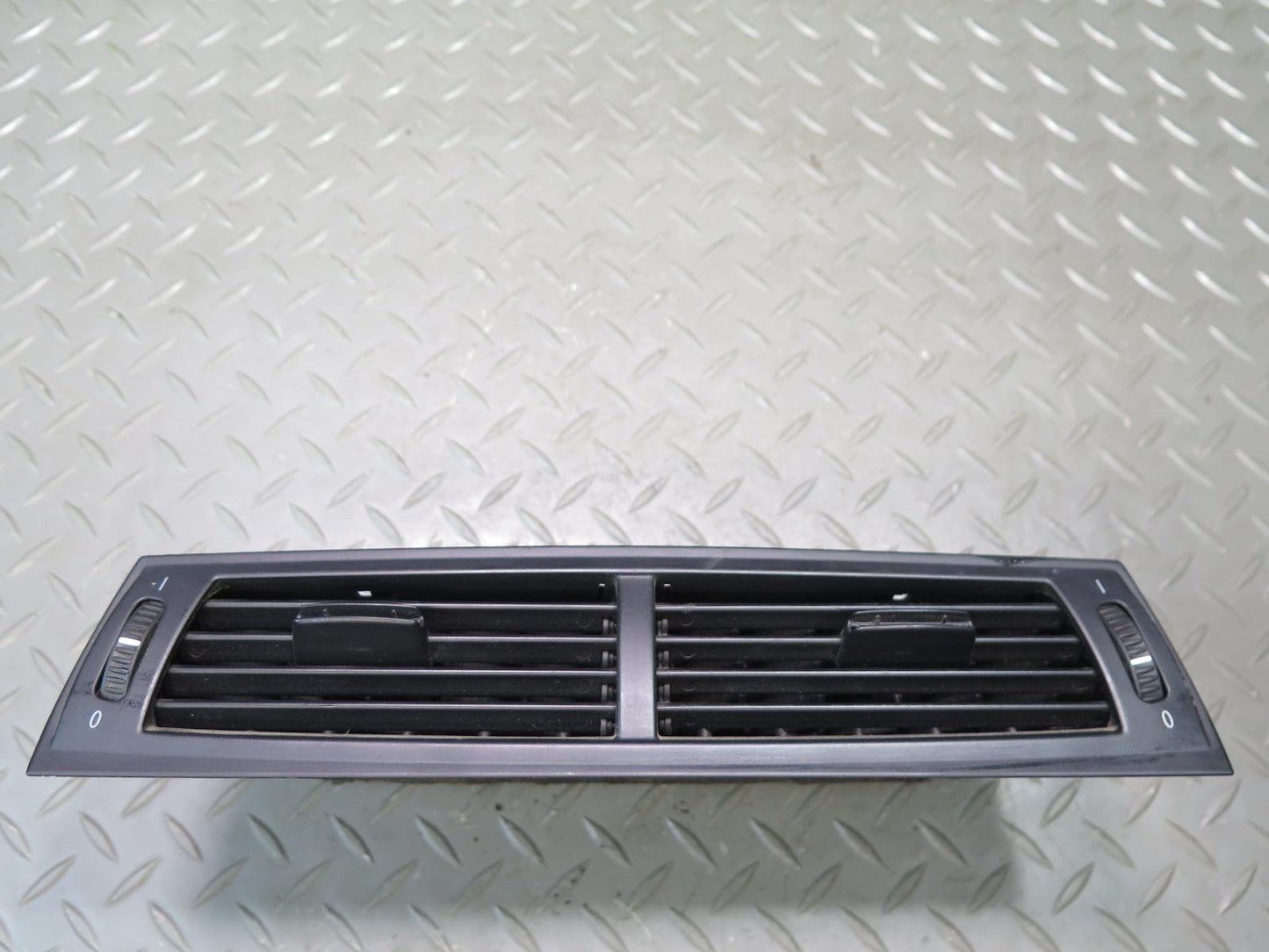 06-08 BMW E86 E85 Z4 Dash Center AC Heater Air Vent Black 7025630 OEM