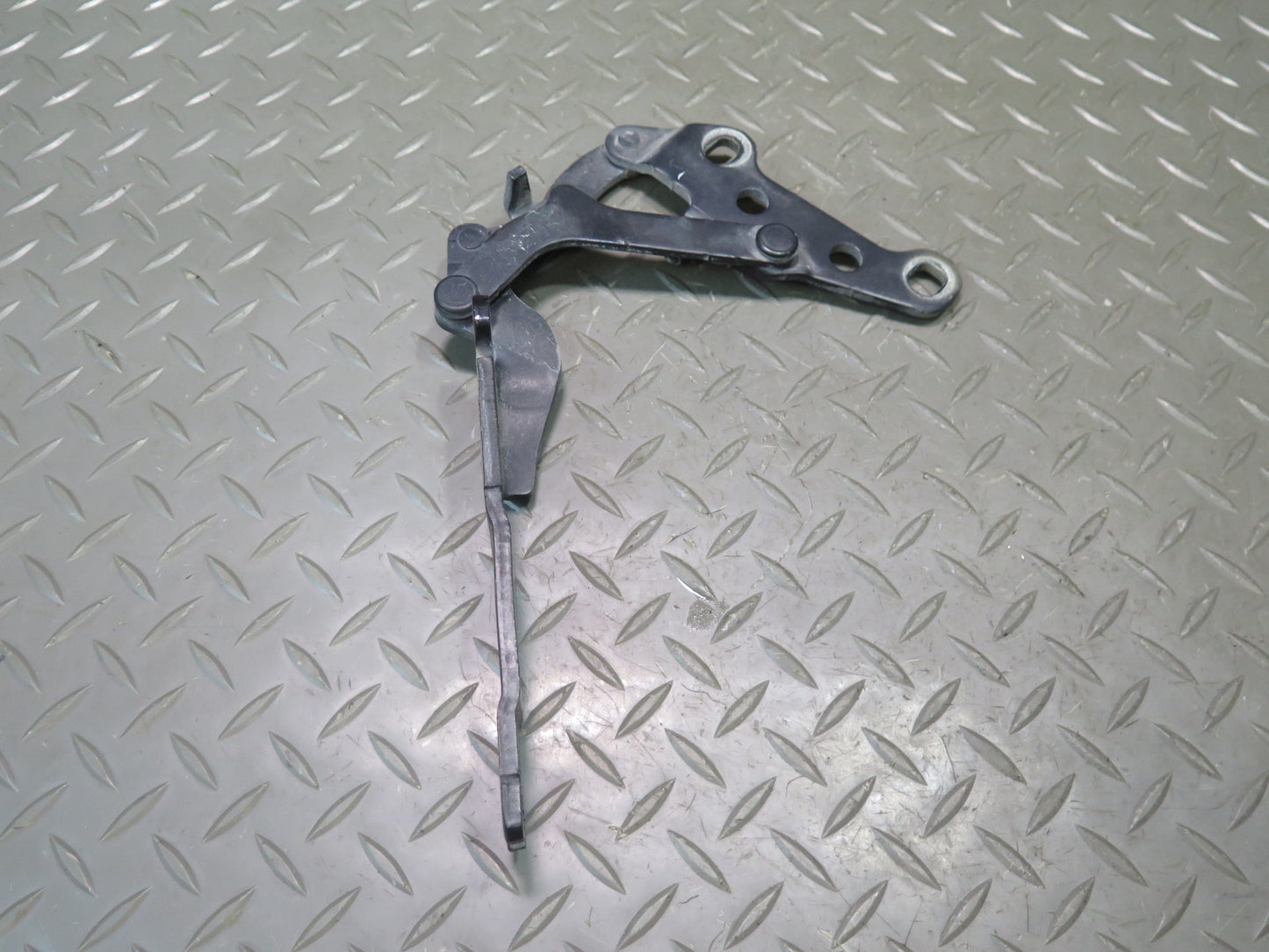 03-08 BMW E86 E85 Z4 Set of 2 Front Left & Right Hood Bonnet Hinge OEM