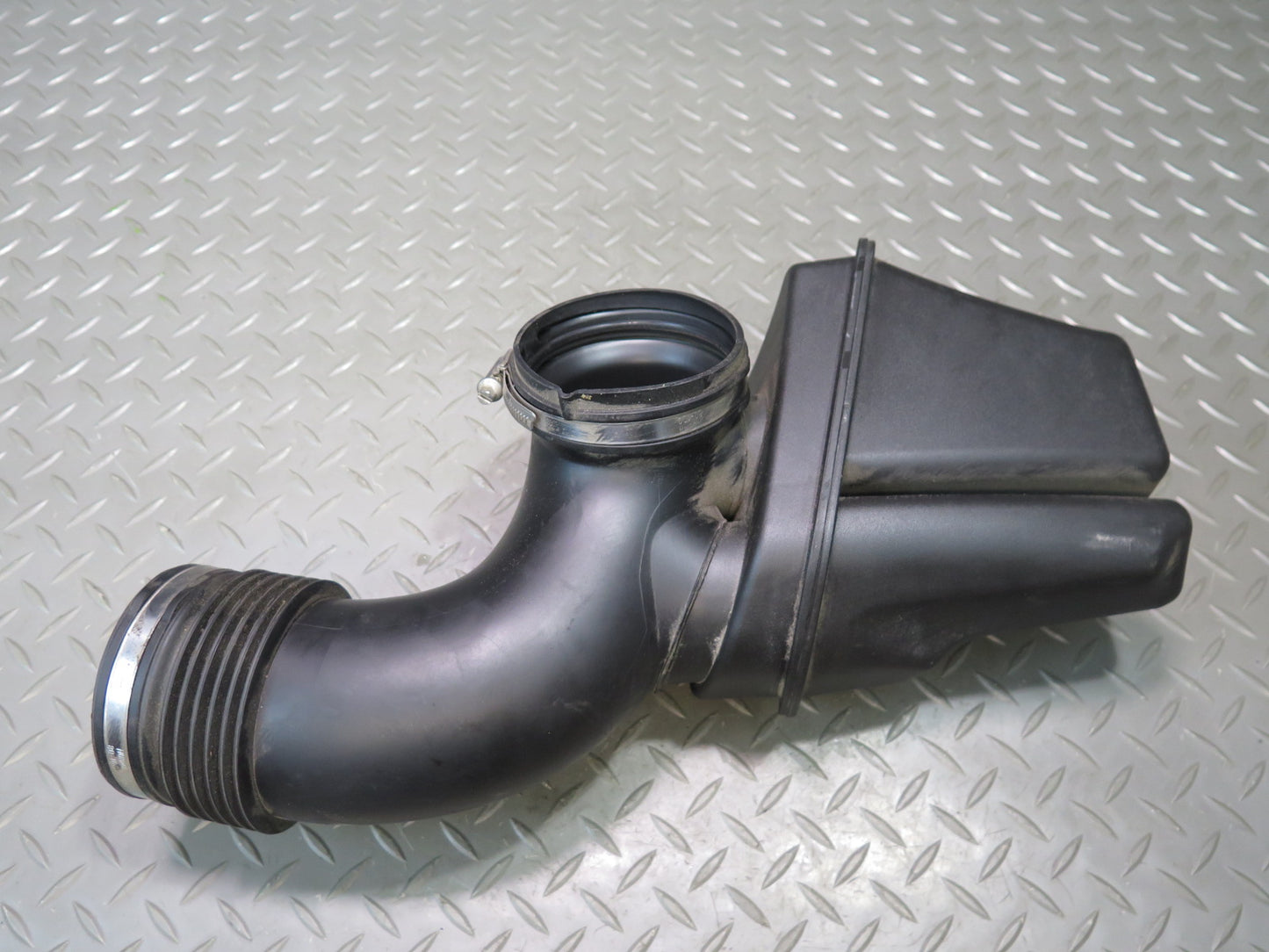 06-08 BMW E85 Z4 N52 Air Intake Cleaner Resonator Duct Hose Line 7546115 OEM