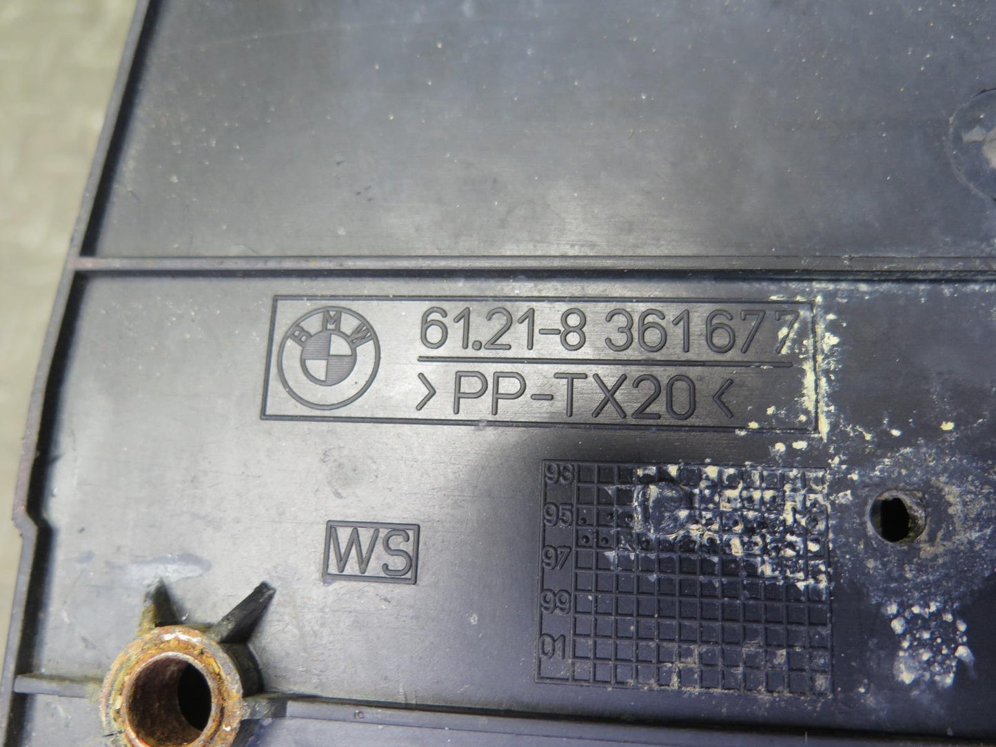 94-99 BMW E36 318i 318ti Battery Tray Box Support Holder 8361677 OEM