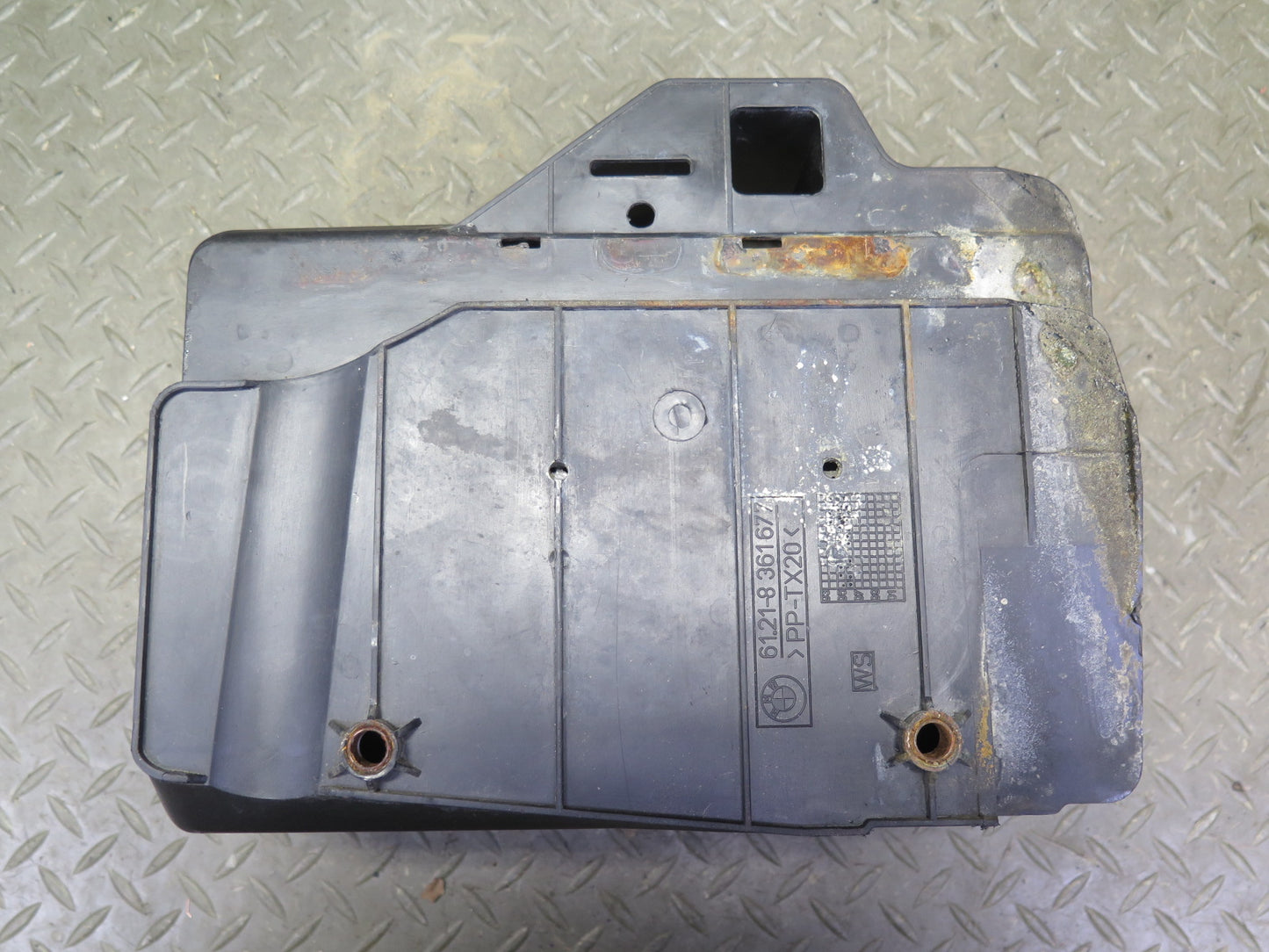 94-99 BMW E36 318i 318ti Battery Tray Box Support Holder 8361677 OEM