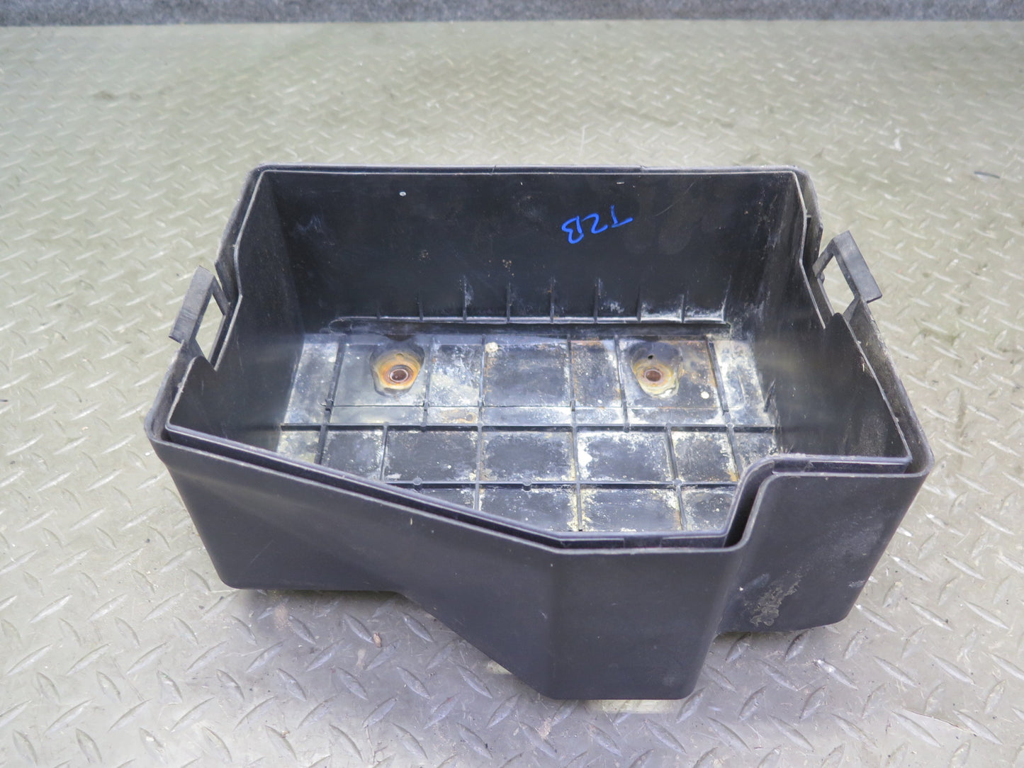 94-99 BMW E36 318i 318ti Battery Tray Box Support Holder 8361677 OEM