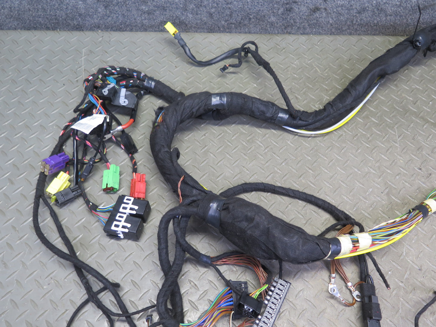 03-08 Mercedes R230 SL55 AMG Battery Stabilization Load Module w Wiring OEM