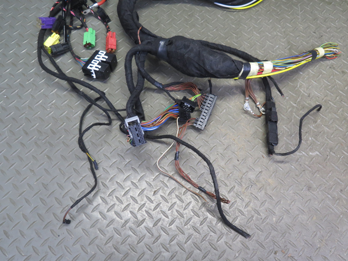 03-08 Mercedes R230 SL55 AMG Battery Stabilization Load Module w Wiring OEM