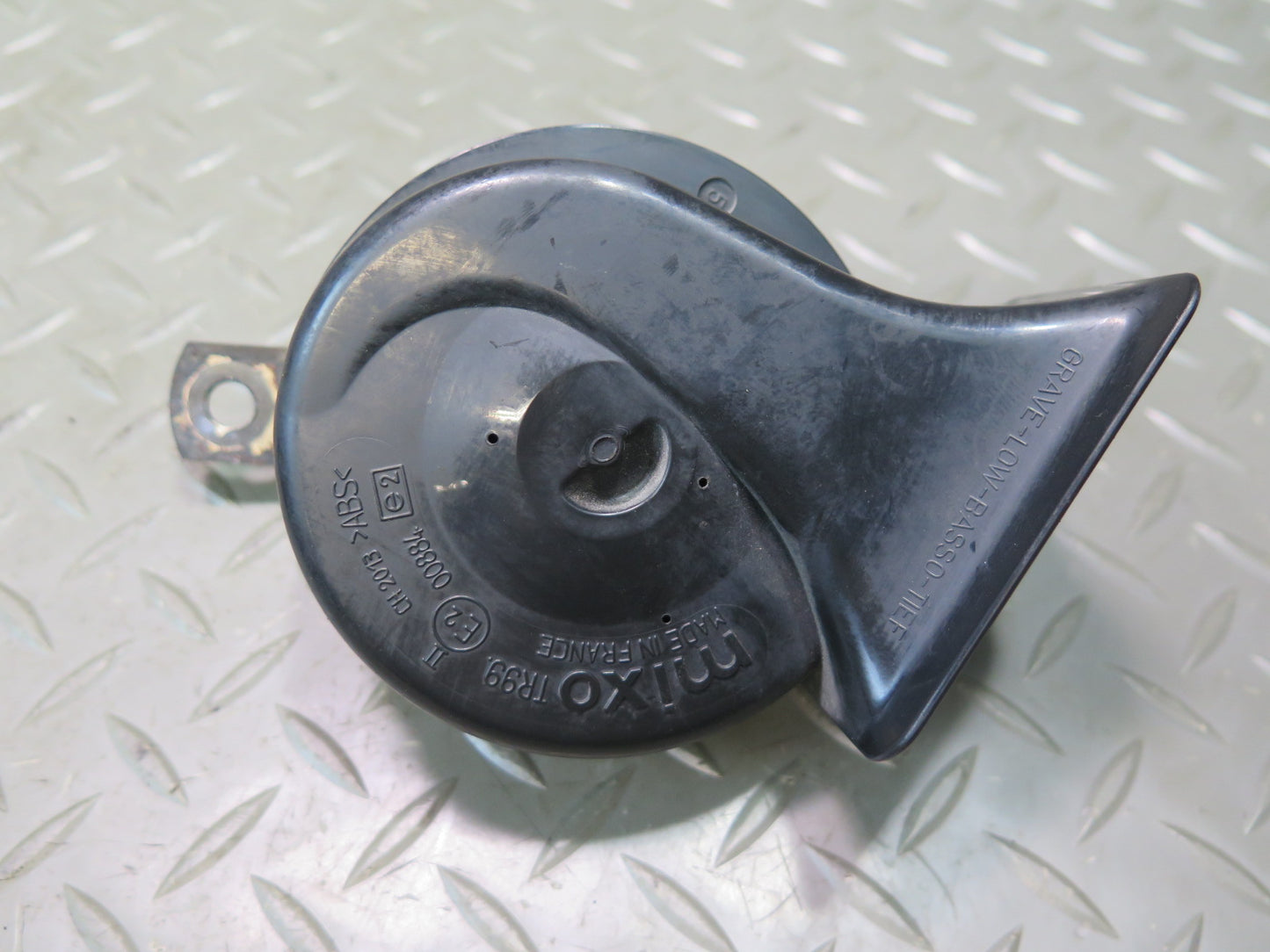 95-99 BMW E36 318ti 3-SERIES Set of 2 High & Low Tone Note Pitch Horn Signal OEM