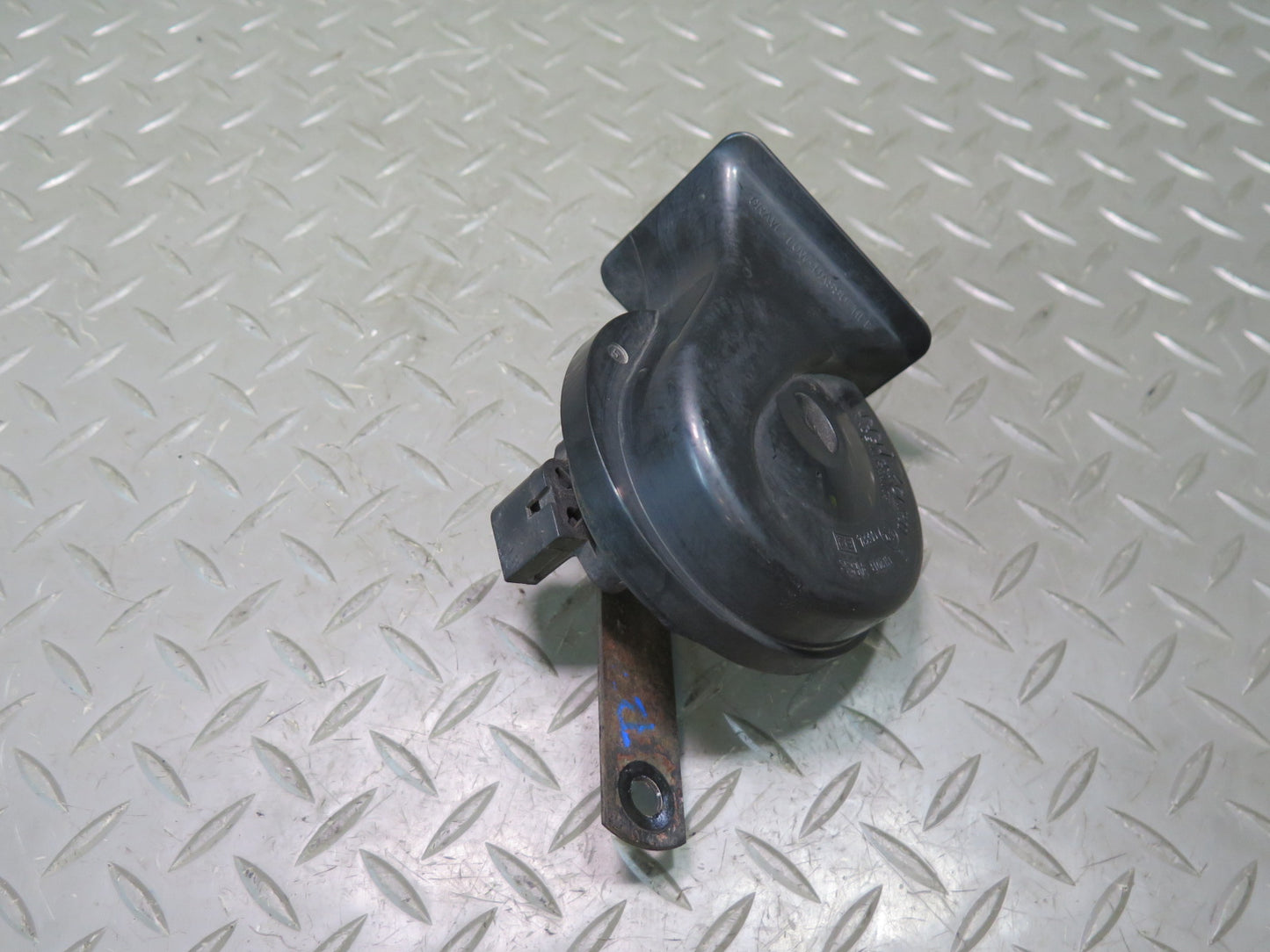 95-99 BMW E36 318ti 3-SERIES Set of 2 High & Low Tone Note Pitch Horn Signal OEM