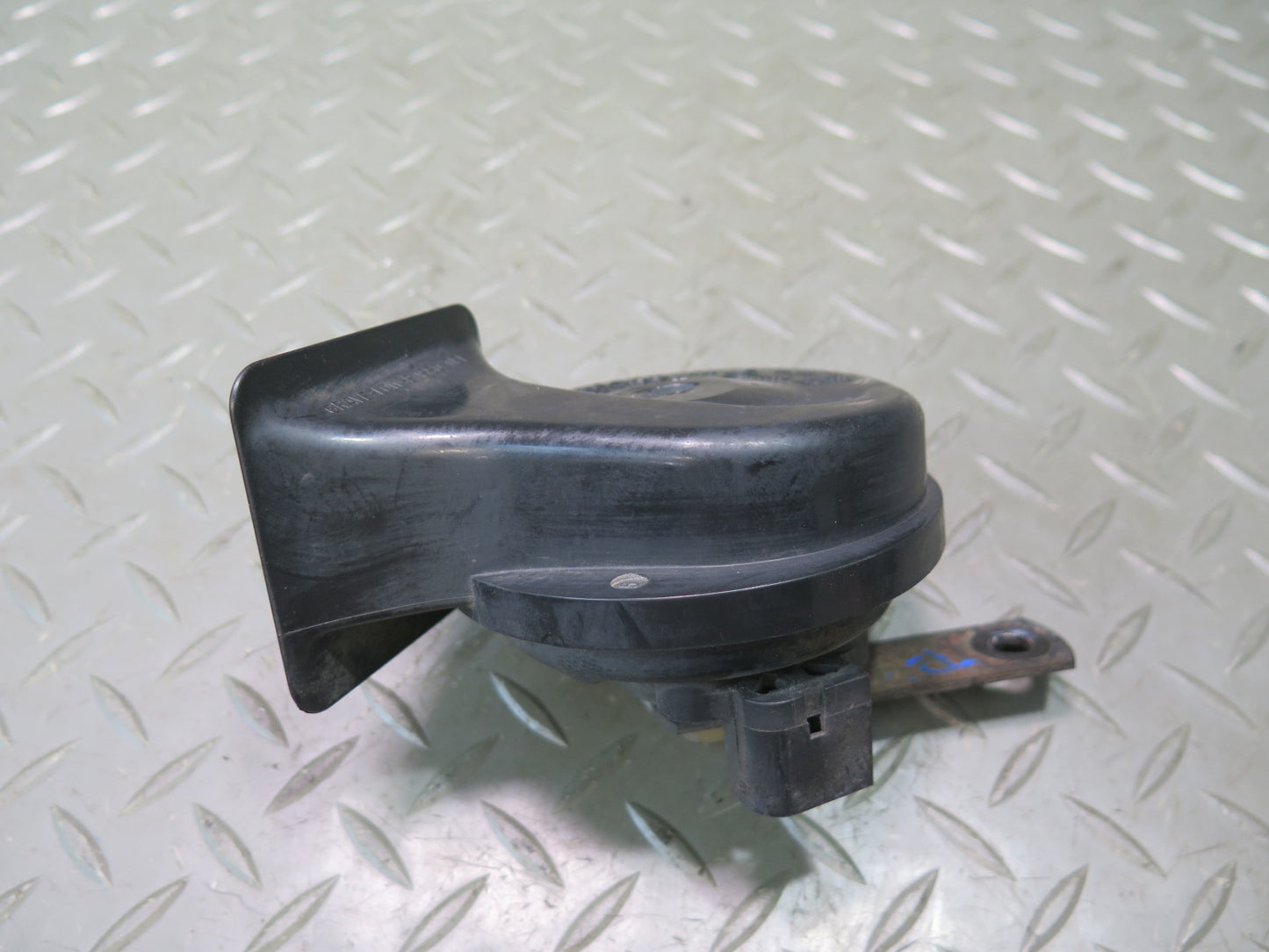 95-99 BMW E36 318ti 3-SERIES Set of 2 High & Low Tone Note Pitch Horn Signal OEM