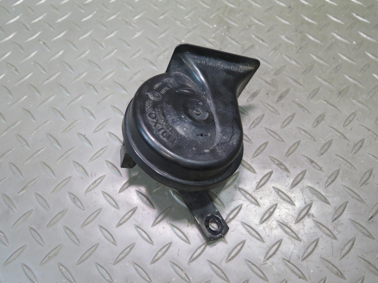 95-99 BMW E36 318ti 3-SERIES Set of 2 High & Low Tone Note Pitch Horn Signal OEM