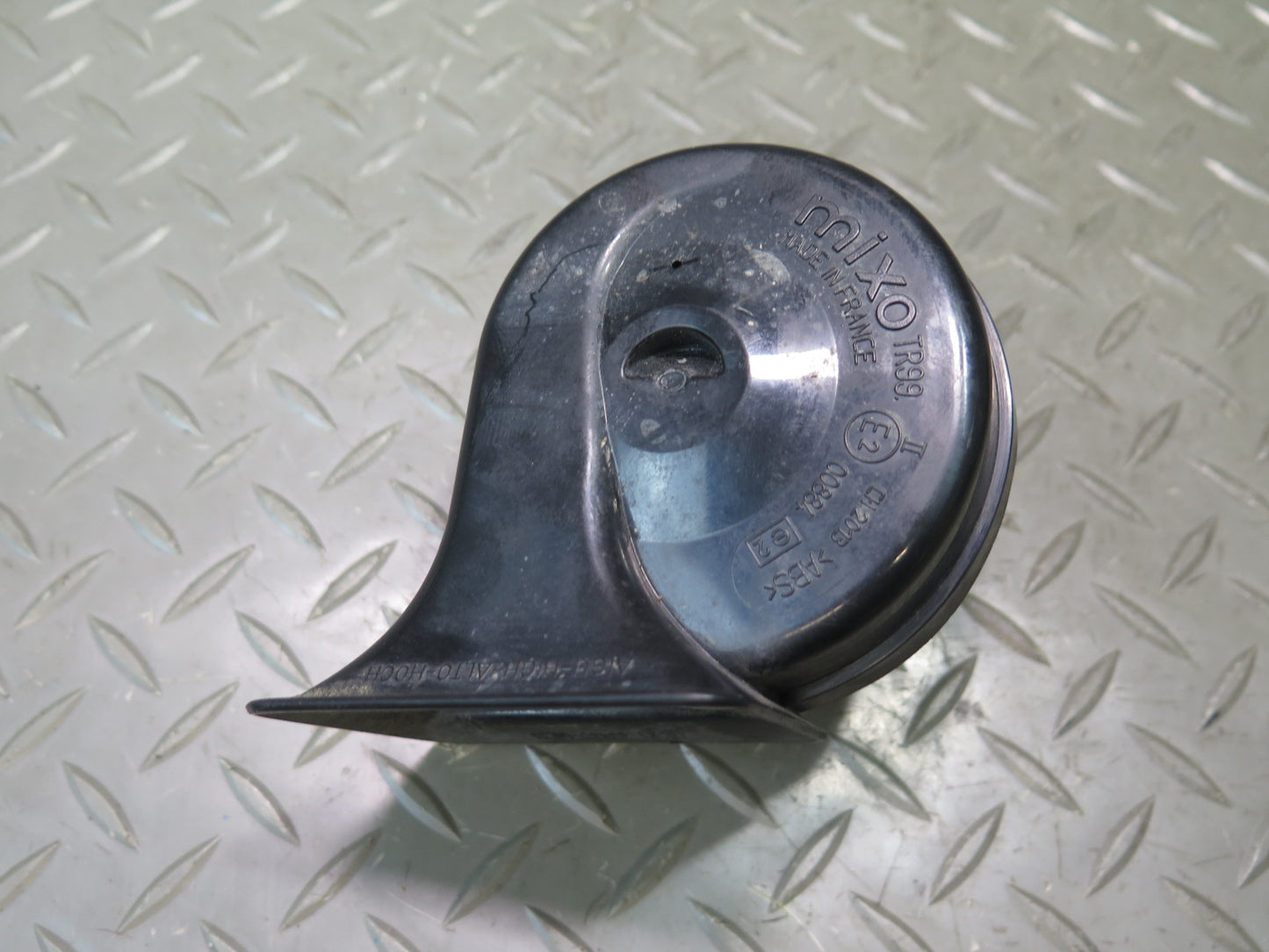 95-99 BMW E36 318ti 3-SERIES Set of 2 High & Low Tone Note Pitch Horn Signal OEM