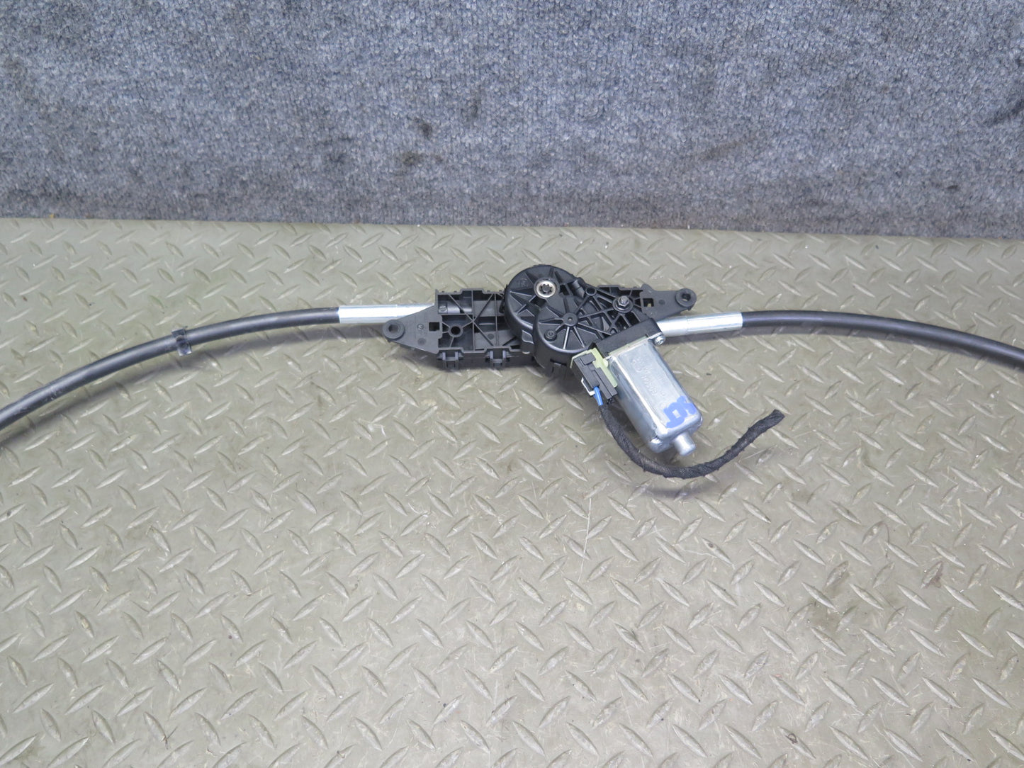 07-12 Mercedes R230 Sl-class Convertible TOP Roof Rear Flap Motor Assembly OEM