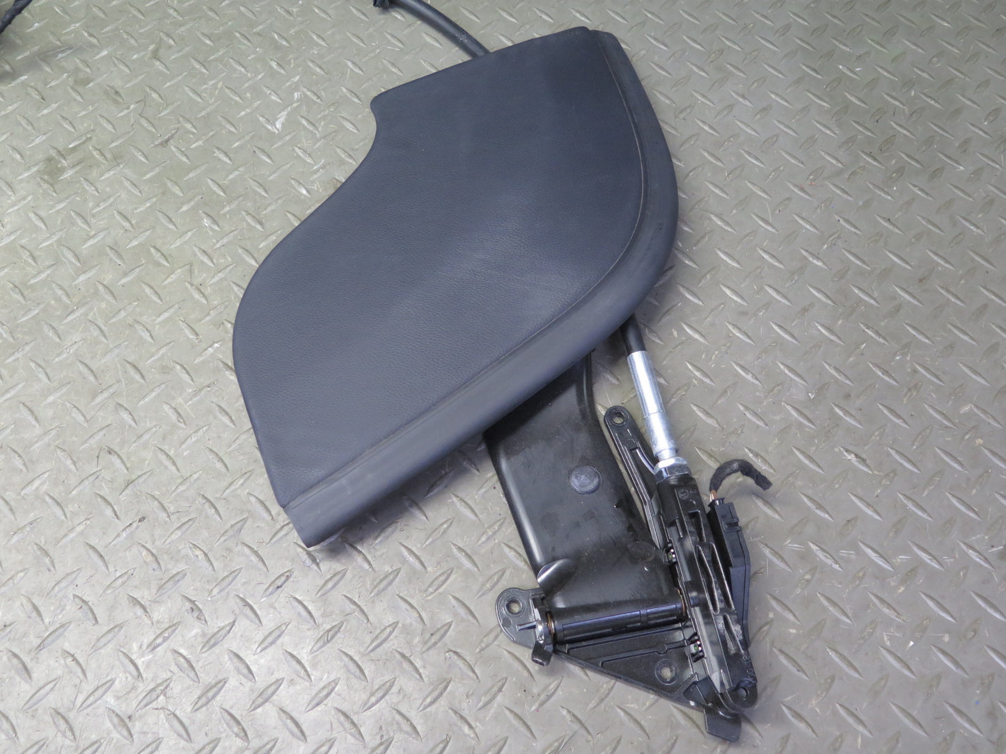 07-12 Mercedes R230 Sl-class Convertible TOP Roof Rear Flap Motor Assembly OEM