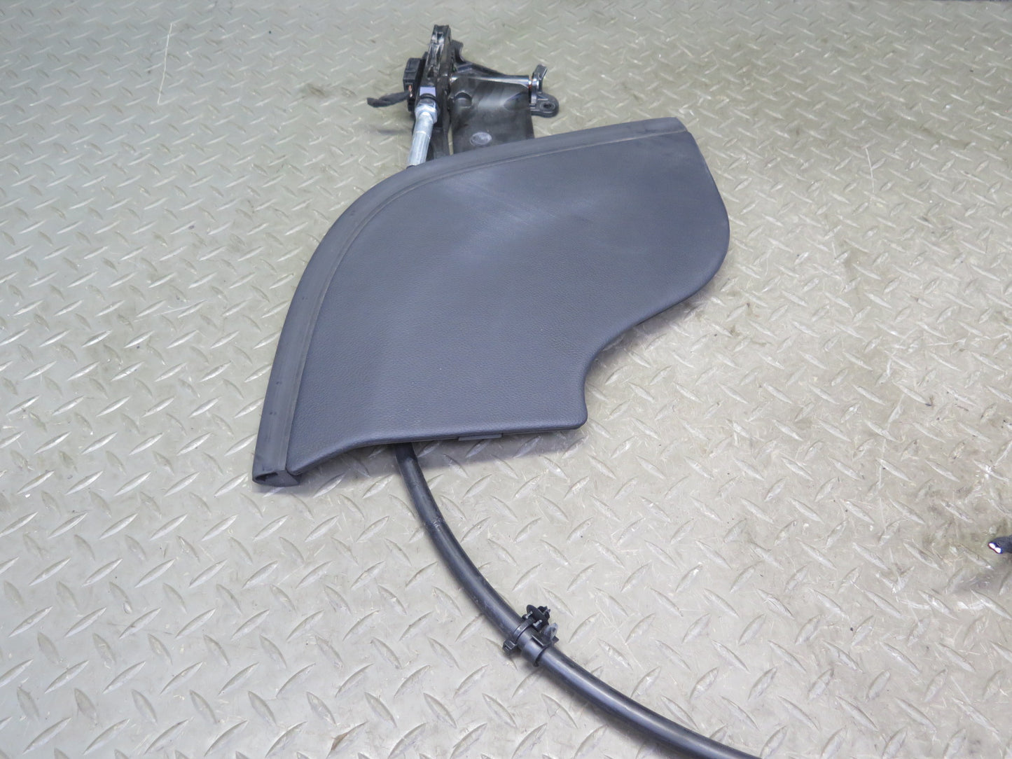 07-12 Mercedes R230 Sl-class Convertible TOP Roof Rear Flap Motor Assembly OEM
