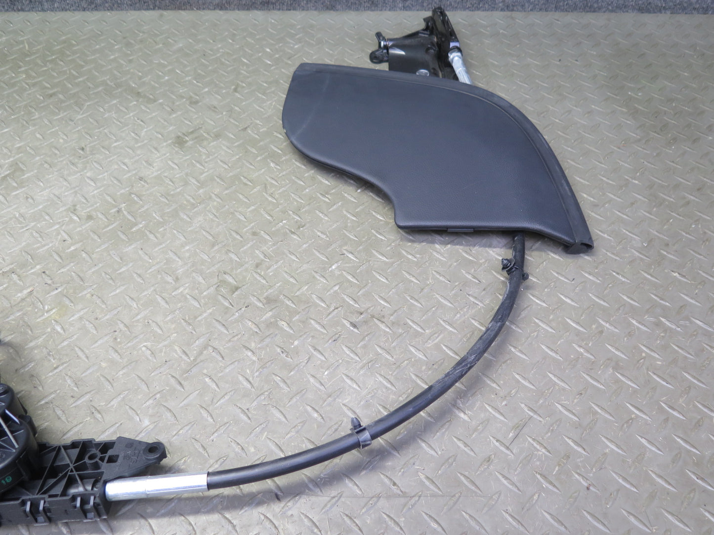 07-12 Mercedes R230 Sl-class Convertible TOP Roof Rear Flap Motor Assembly OEM