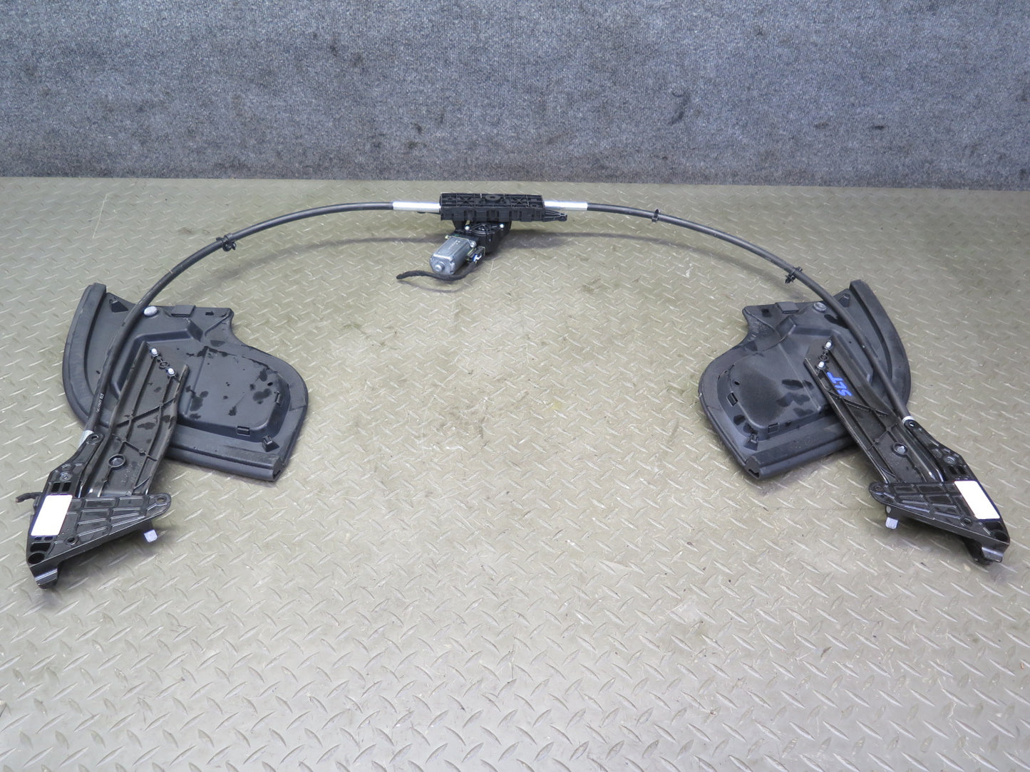 07-12 Mercedes R230 Sl-class Convertible TOP Roof Rear Flap Motor Assembly OEM