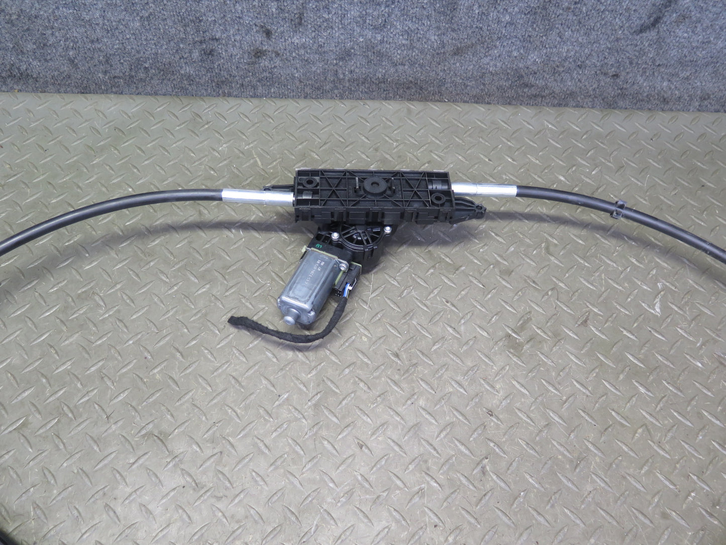 07-12 Mercedes R230 Sl-class Convertible TOP Roof Rear Flap Motor Assembly OEM