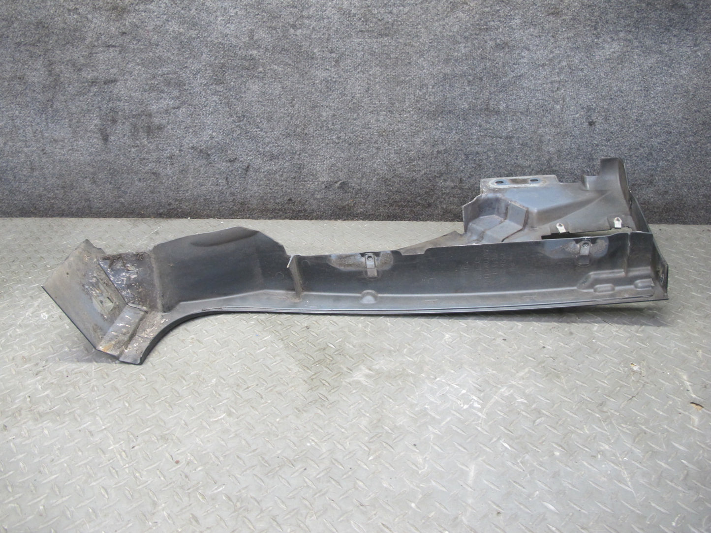 2003-2009 Hummer H2 Front Right Pass Side Fender Shell Cover Panel 15062998