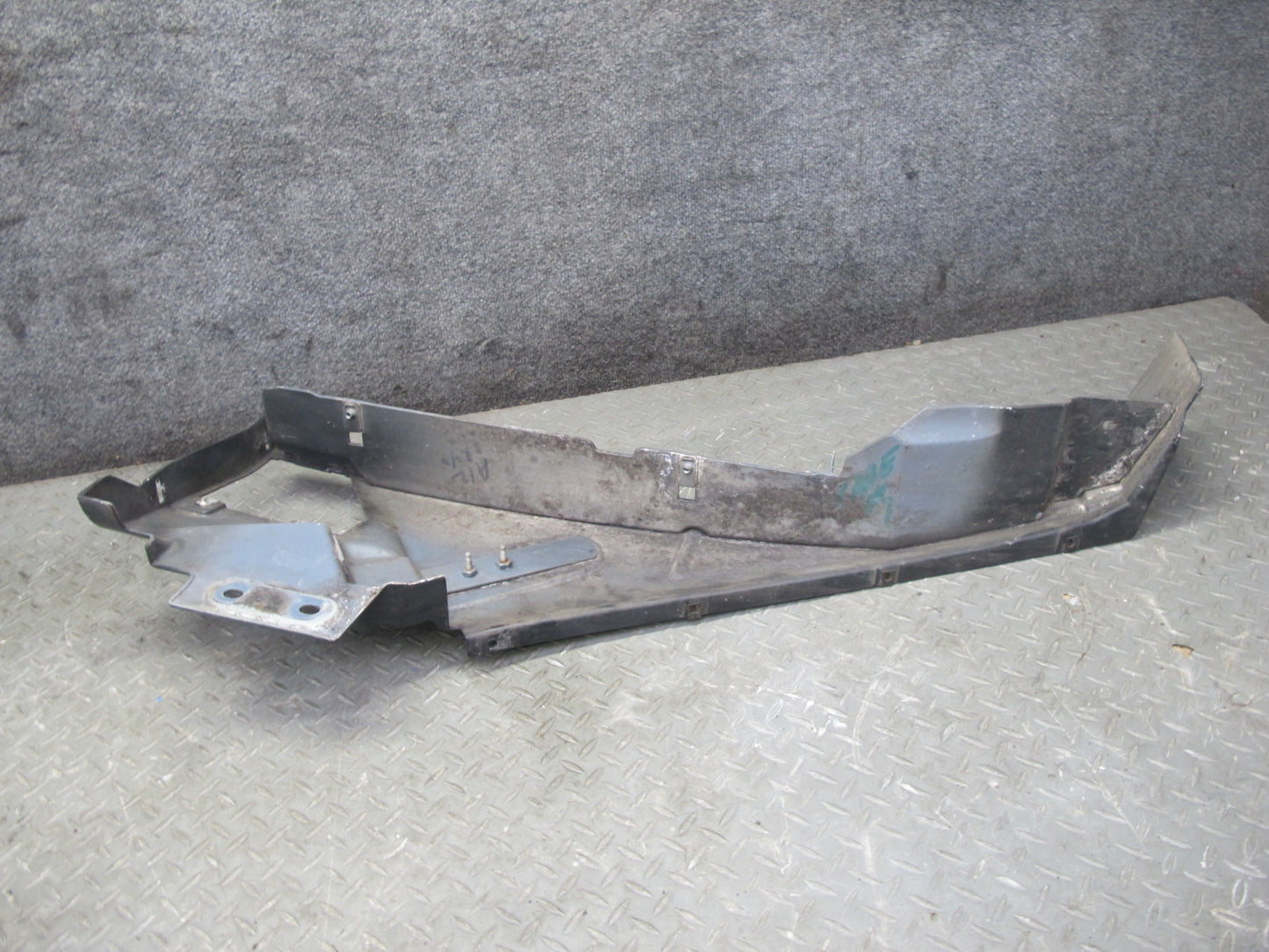 2003-2009 Hummer H2 Front Right Pass Side Fender Shell Cover Panel 15062998