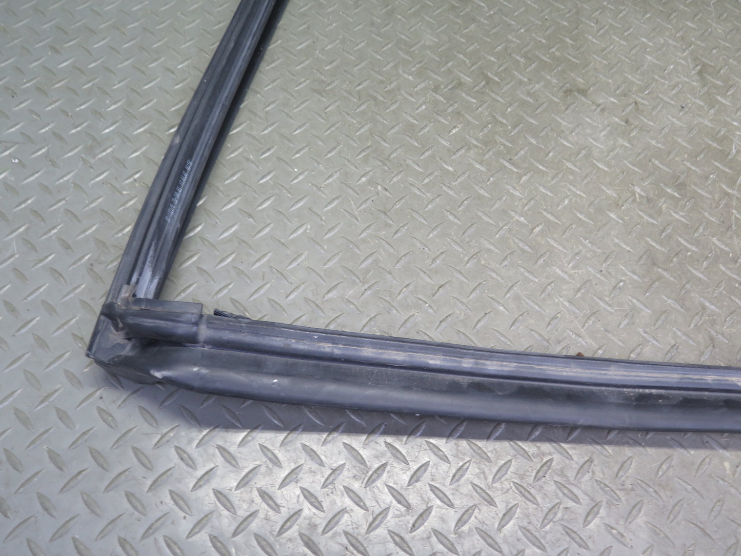 03-12 Mercedes R230 Windshield Weatherstrip Rubber Seal Gasket Set OEM