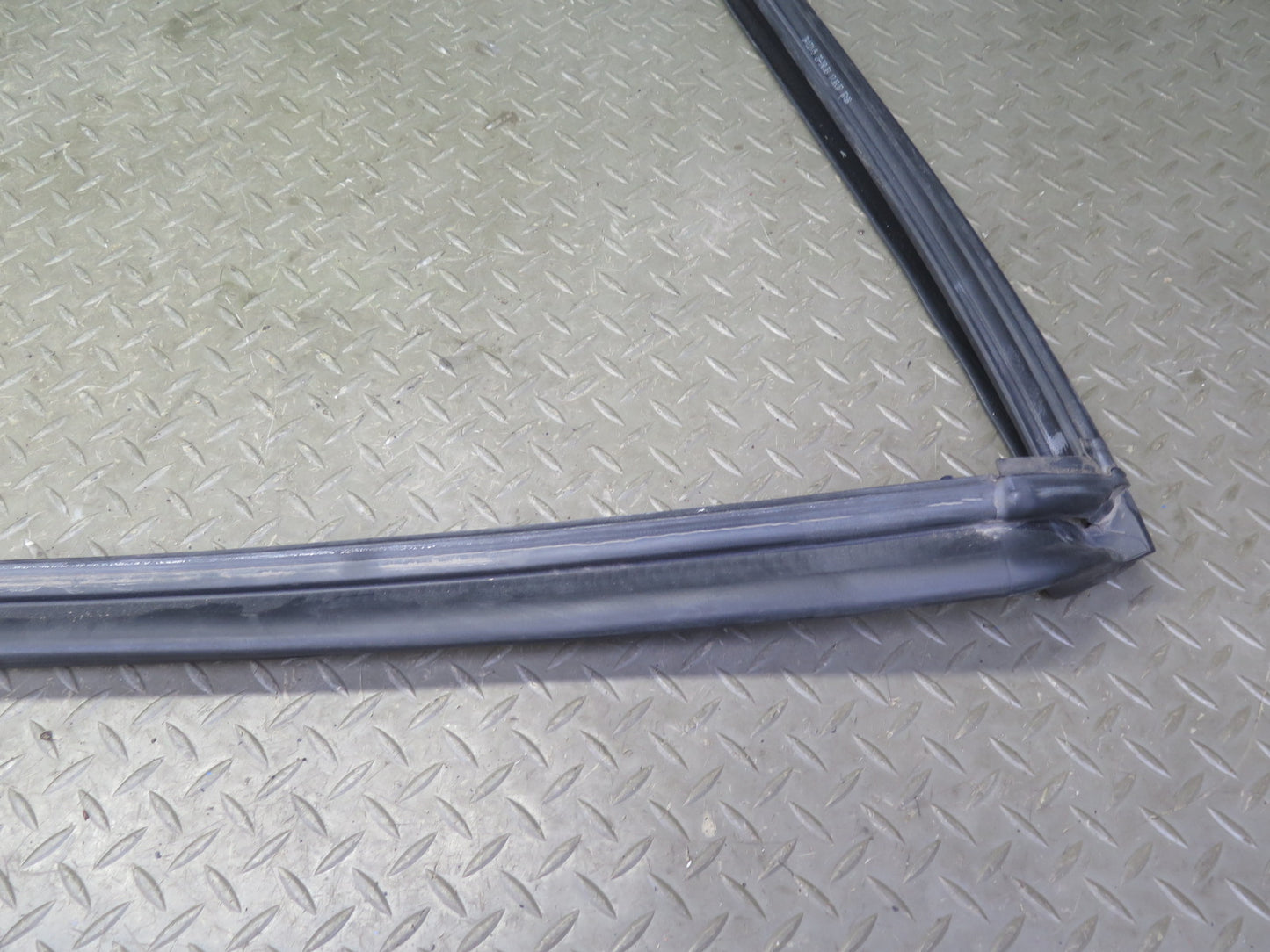 03-12 Mercedes R230 Windshield Weatherstrip Rubber Seal Gasket Set OEM