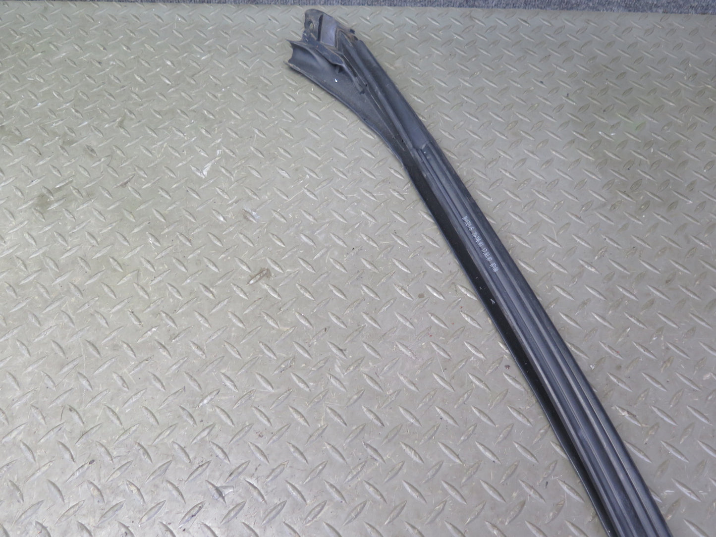 03-12 Mercedes R230 Windshield Weatherstrip Rubber Seal Gasket Set OEM