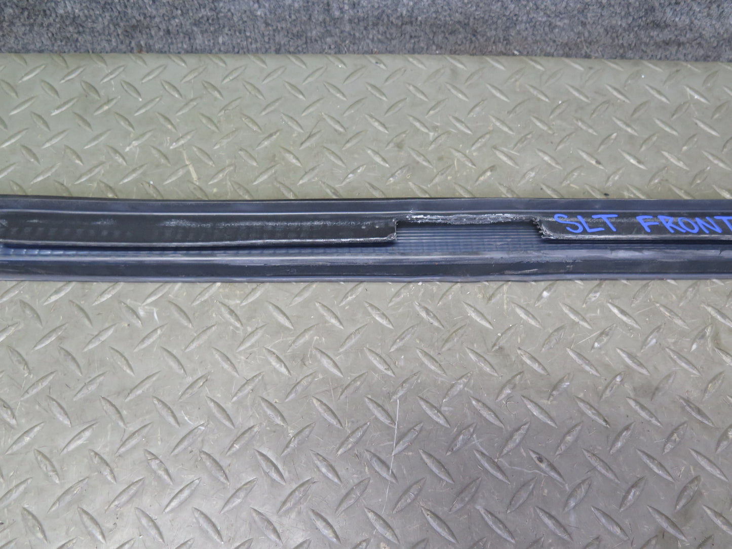 03-12 Mercedes R230 Windshield Weatherstrip Rubber Seal Gasket Set OEM