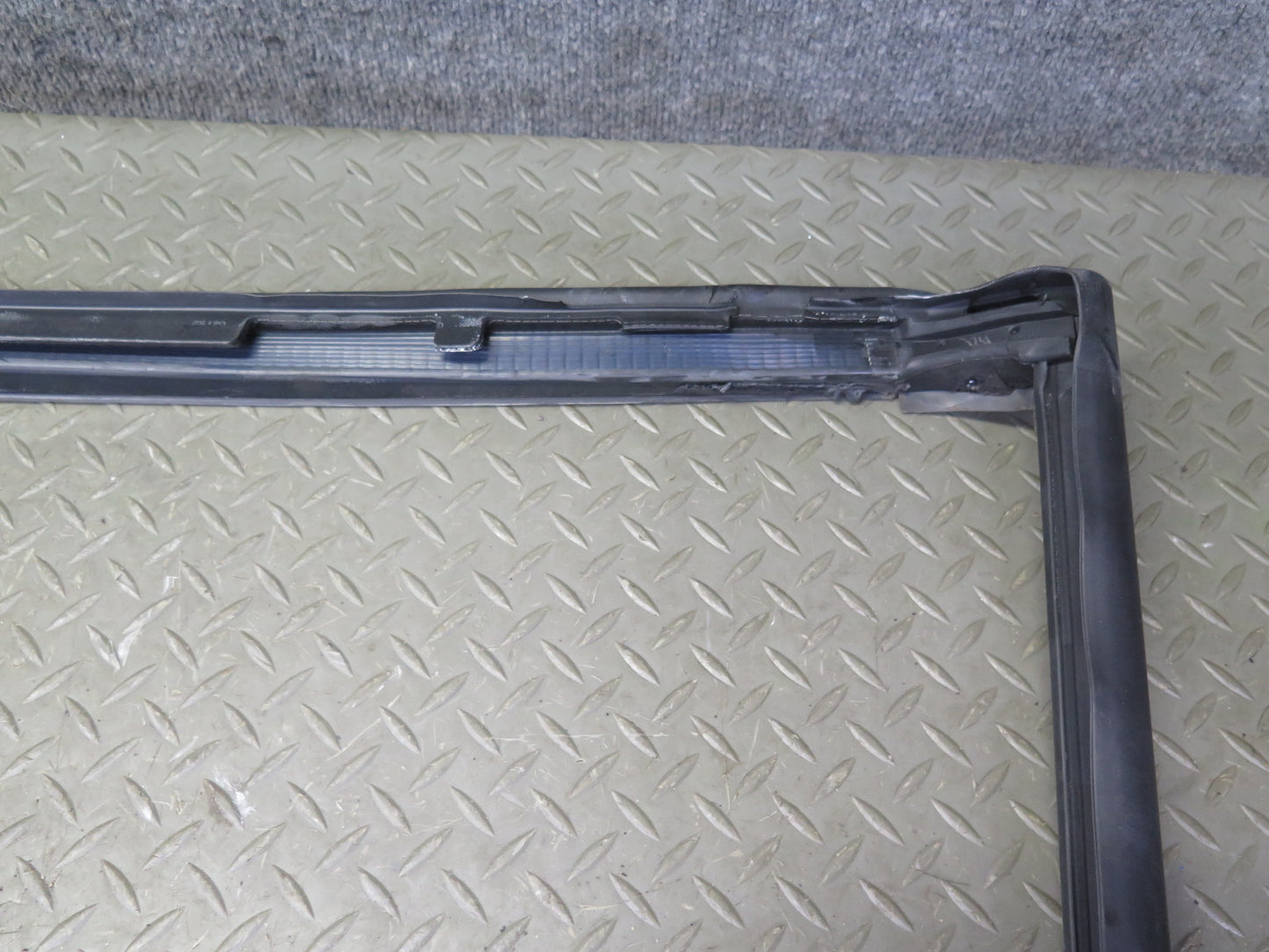 03-12 Mercedes R230 Windshield Weatherstrip Rubber Seal Gasket Set OEM