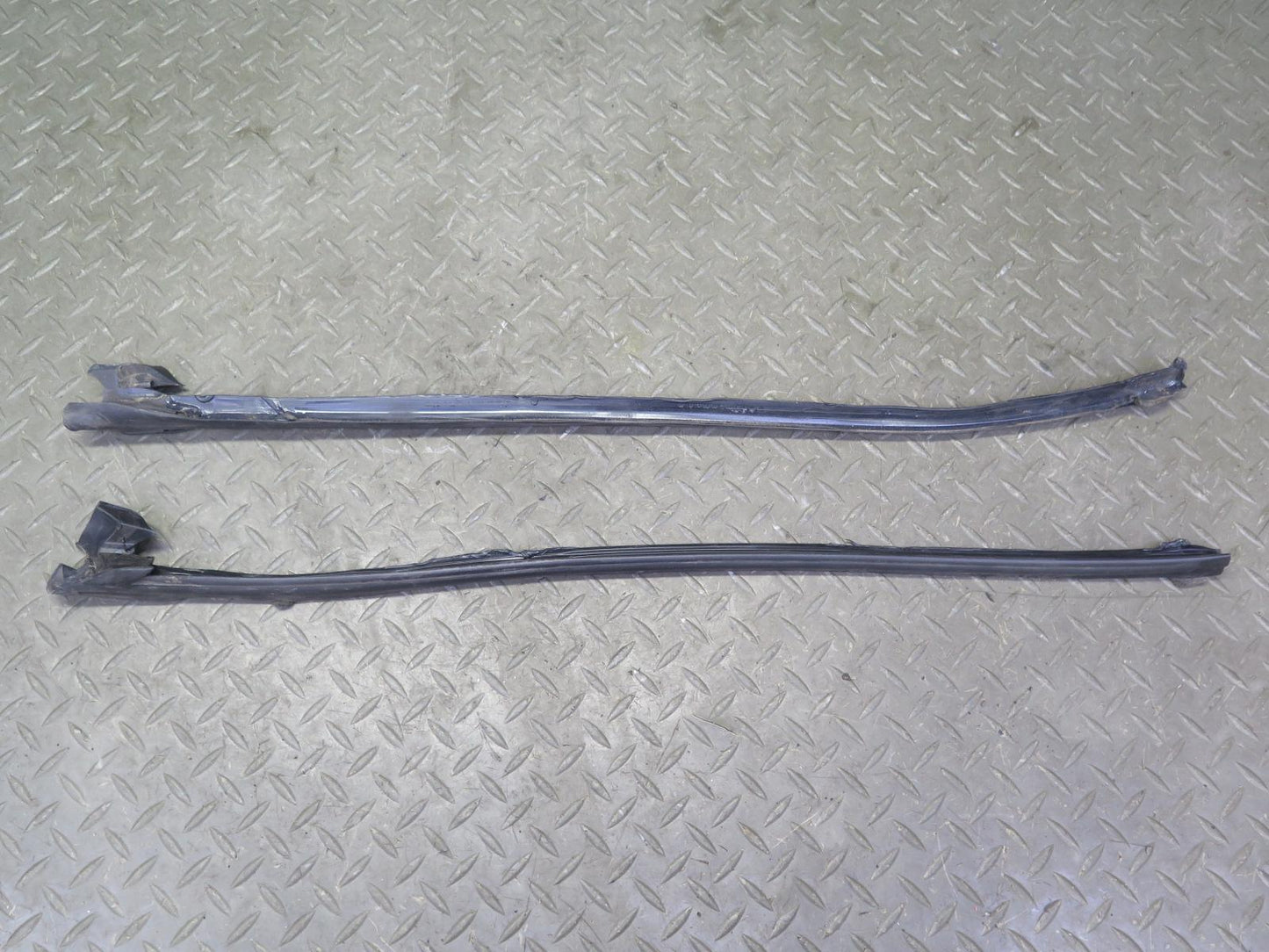 03-12 Mercedes R230 Windshield Weatherstrip Rubber Seal Gasket Set OEM