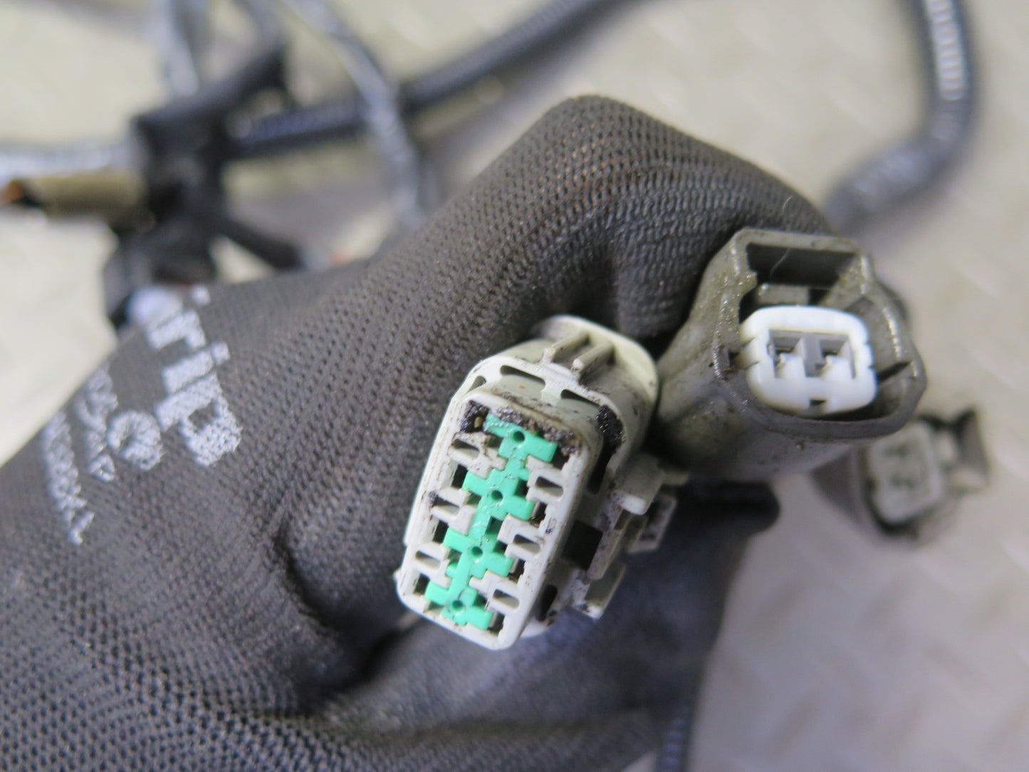 2007 Nissan 350Z Z33 VQ35HR M/T Engine Bay Wire Wiring Harness w Fuse Box OEM