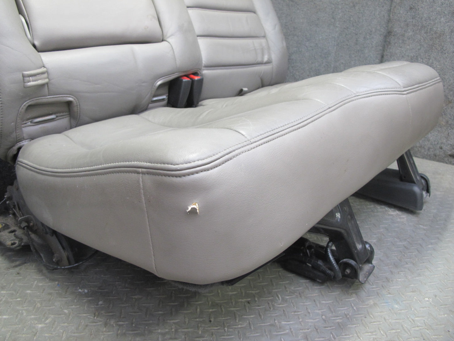 2005-2007 Hummer H2 Rear 2ND ROW Left & Right Side Leather Seat Set of 2