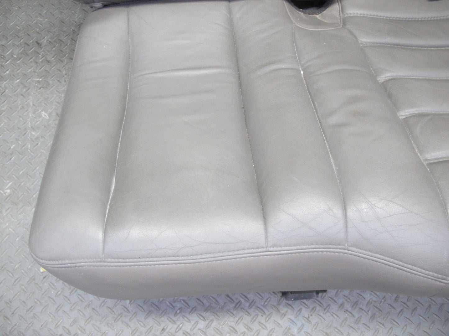 2005-2007 Hummer H2 Rear 2ND ROW Left & Right Side Leather Seat Set of 2