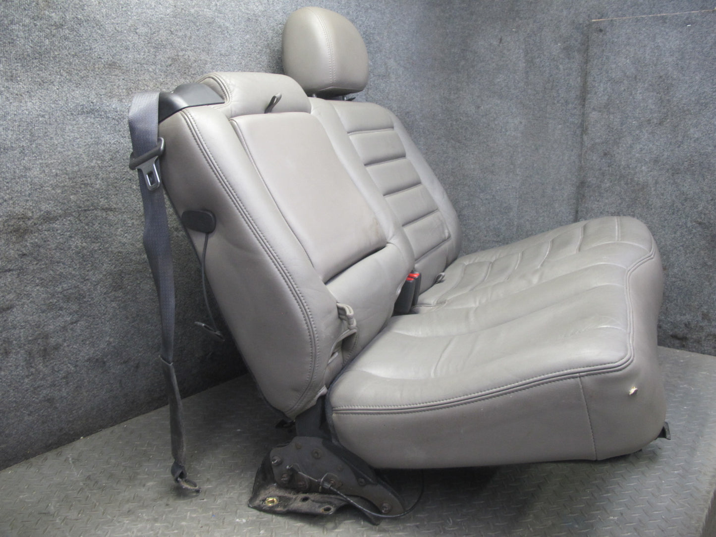 2005-2007 Hummer H2 Rear 2ND ROW Left & Right Side Leather Seat Set of 2