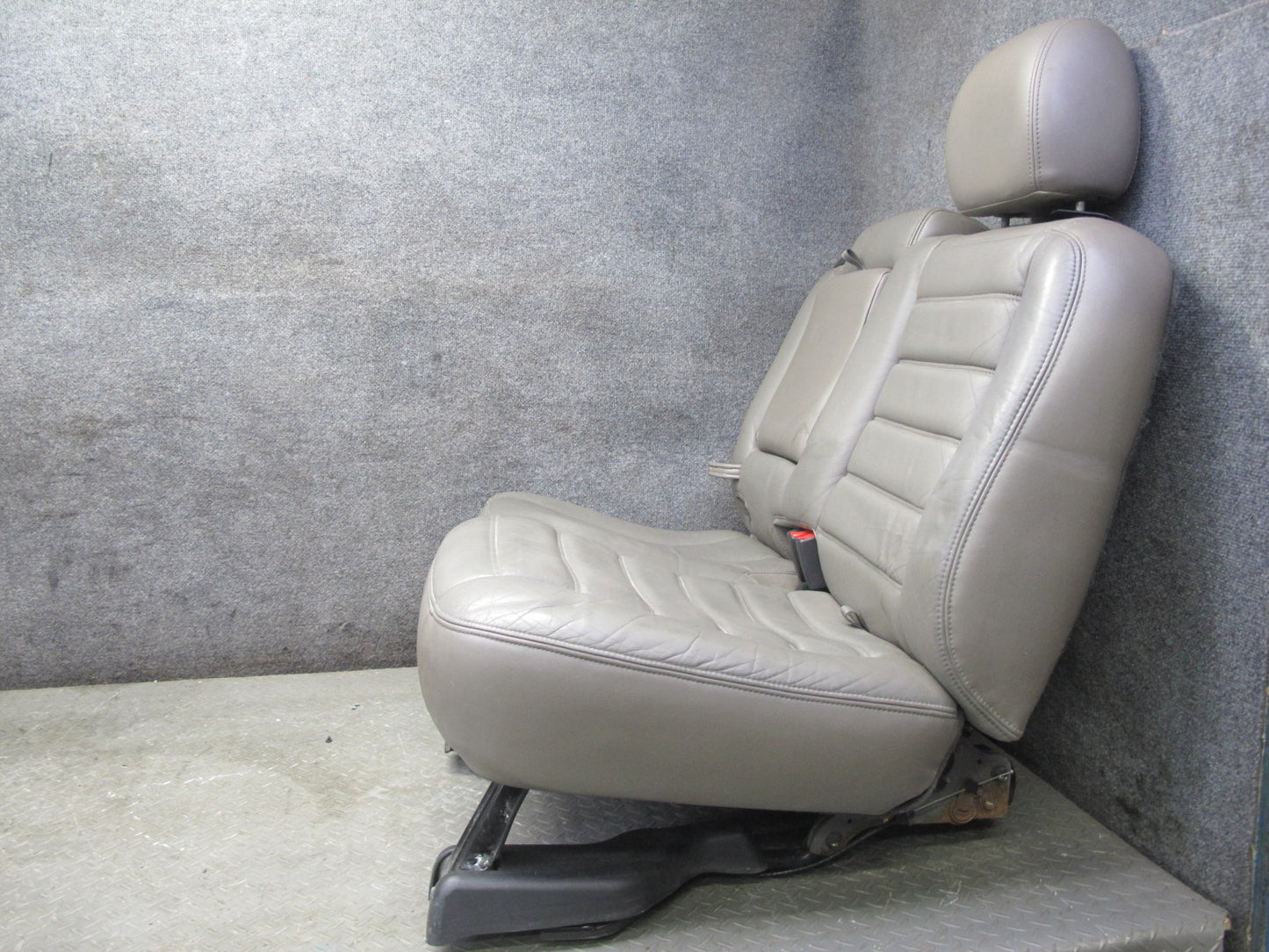 2005-2007 Hummer H2 Rear 2ND ROW Left & Right Side Leather Seat Set of 2
