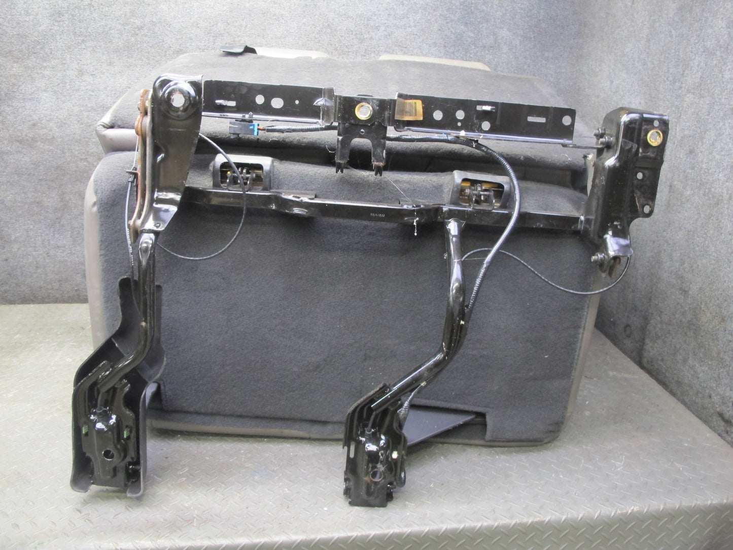2005-2007 Hummer H2 Rear 2ND ROW Left & Right Side Leather Seat Set of 2