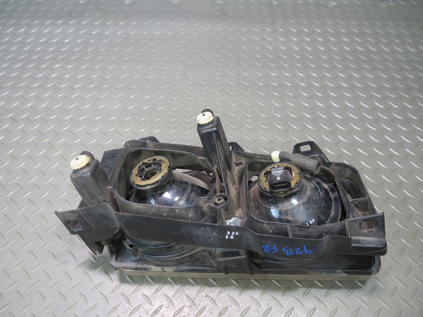 95-99 BMW E36 318ti Front Left Halogen Headlight Lamp OEM