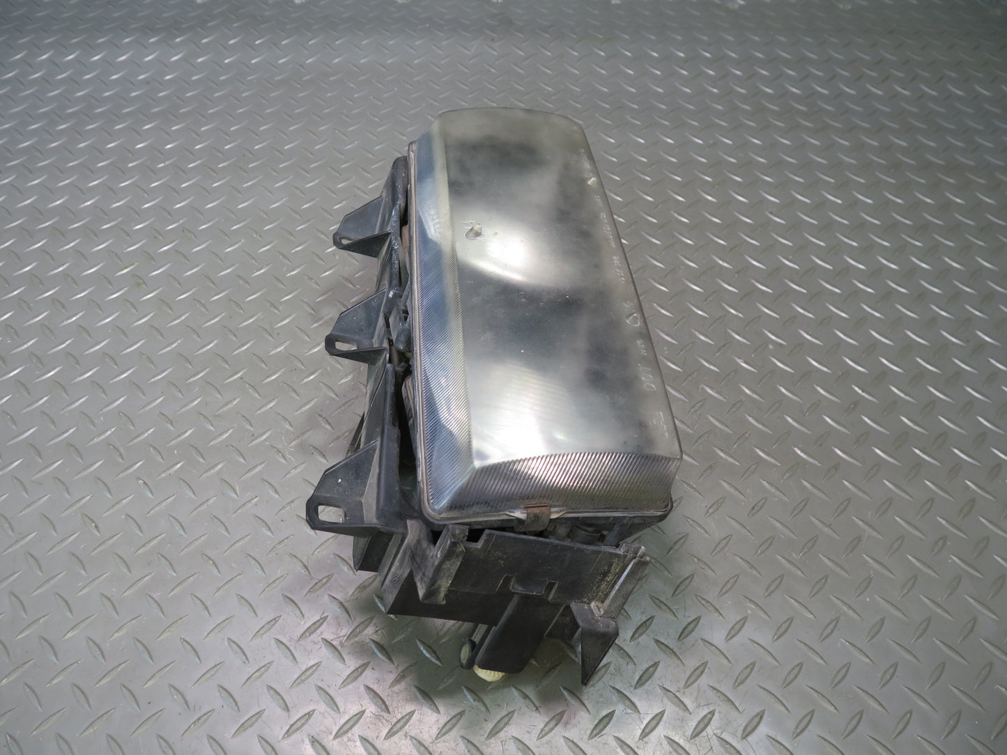 95-99 BMW E36 318ti Front Right Halogen Headlight Lamp OEM