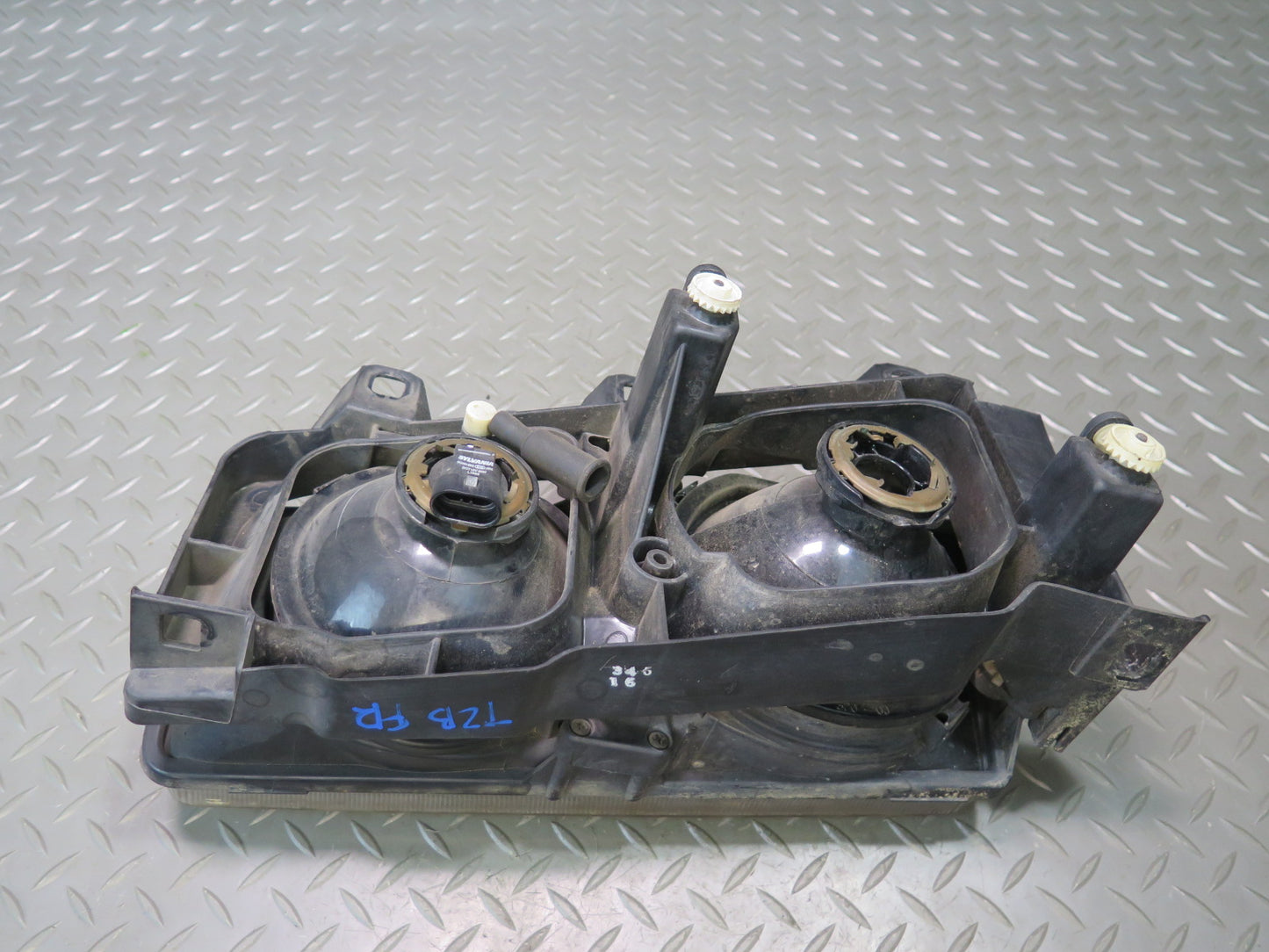 95-99 BMW E36 318ti Front Right Halogen Headlight Lamp OEM
