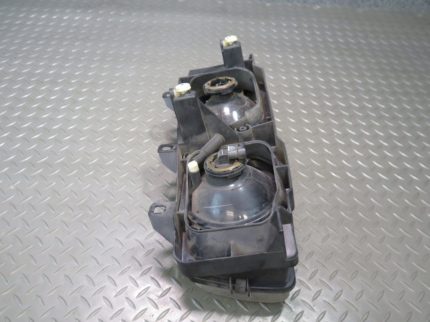 95-99 BMW E36 318ti Front Right Halogen Headlight Lamp OEM
