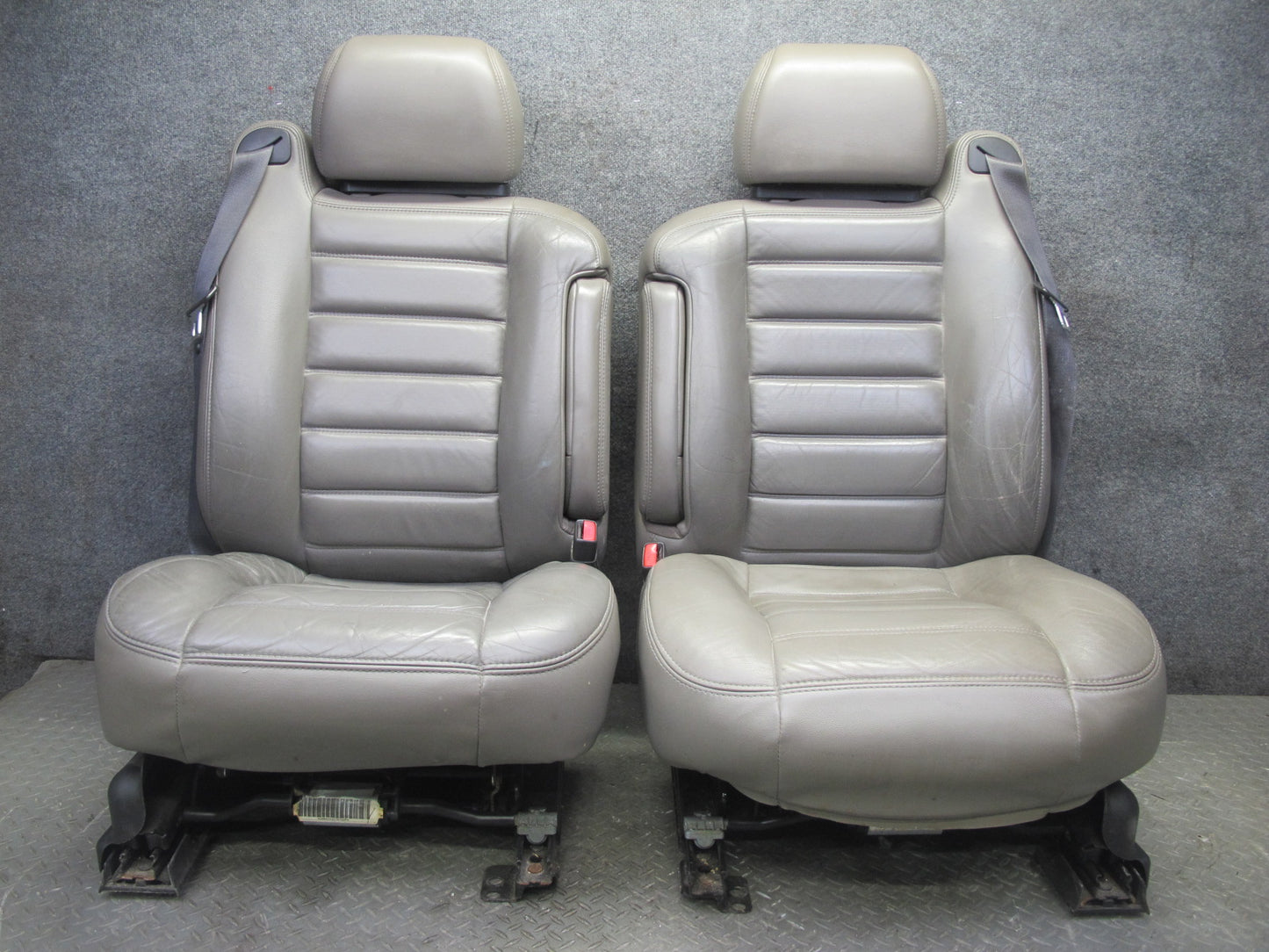 2005-2007 Hummer H2 Front Left & Right Side Leather Seat Set of 2