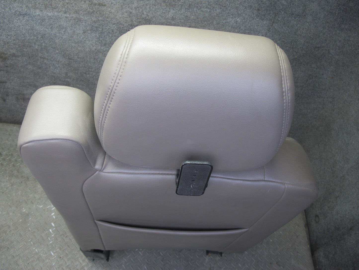 2005-2007 Hummer H2 Front Left & Right Side Leather Seat Set of 2