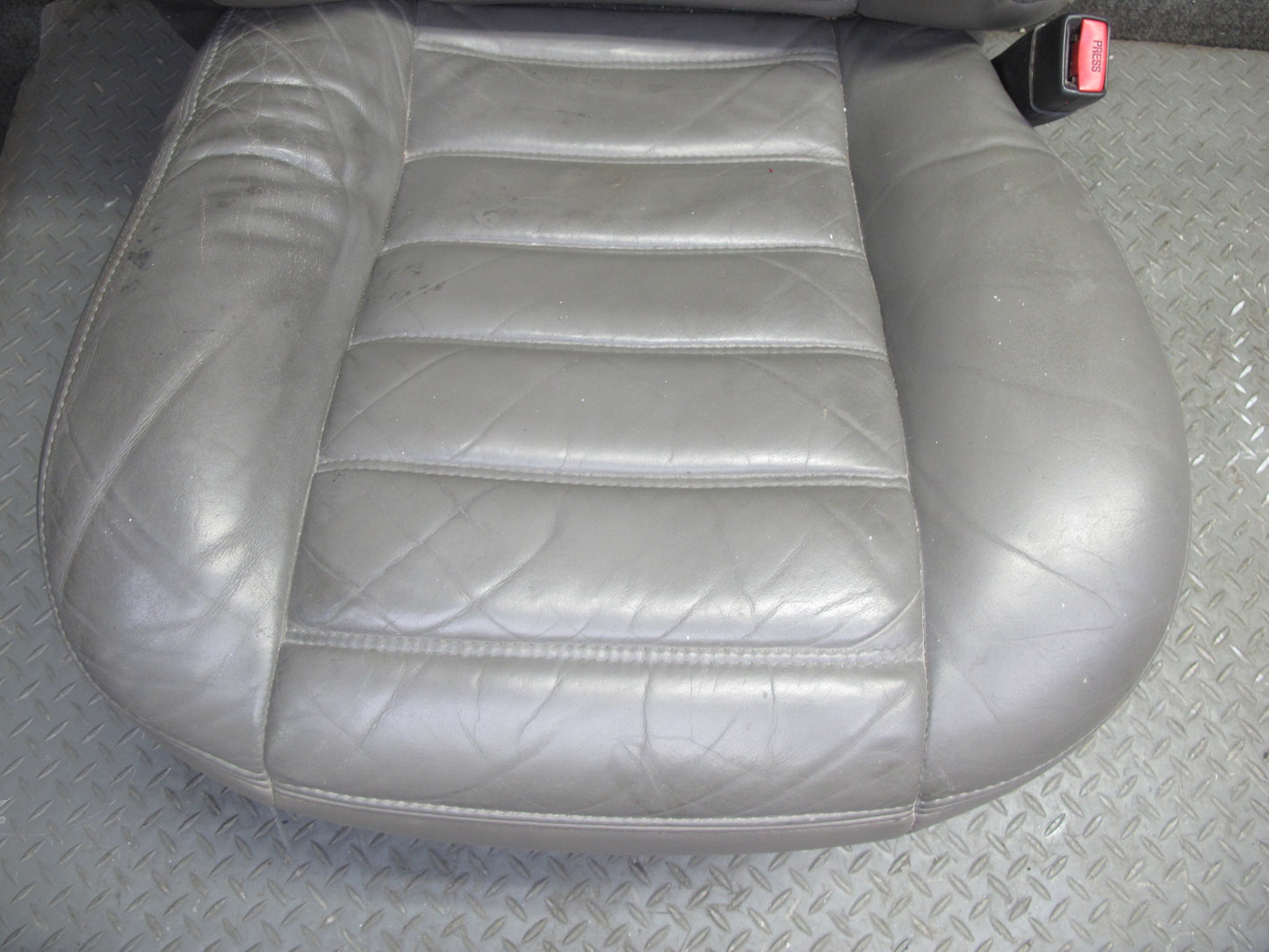 2005-2007 Hummer H2 Front Left & Right Side Leather Seat Set of 2
