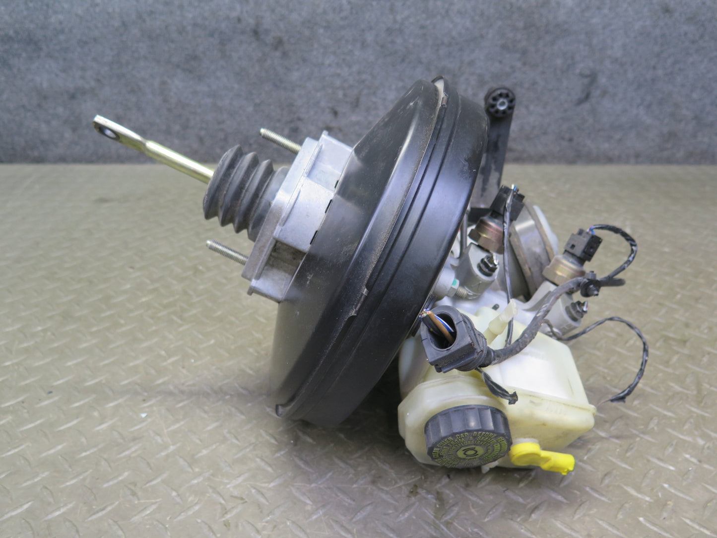 2001 BMW E46 330ci Brake Master Cylinder Booster Fluid Reservoir w DSC Pump OEM