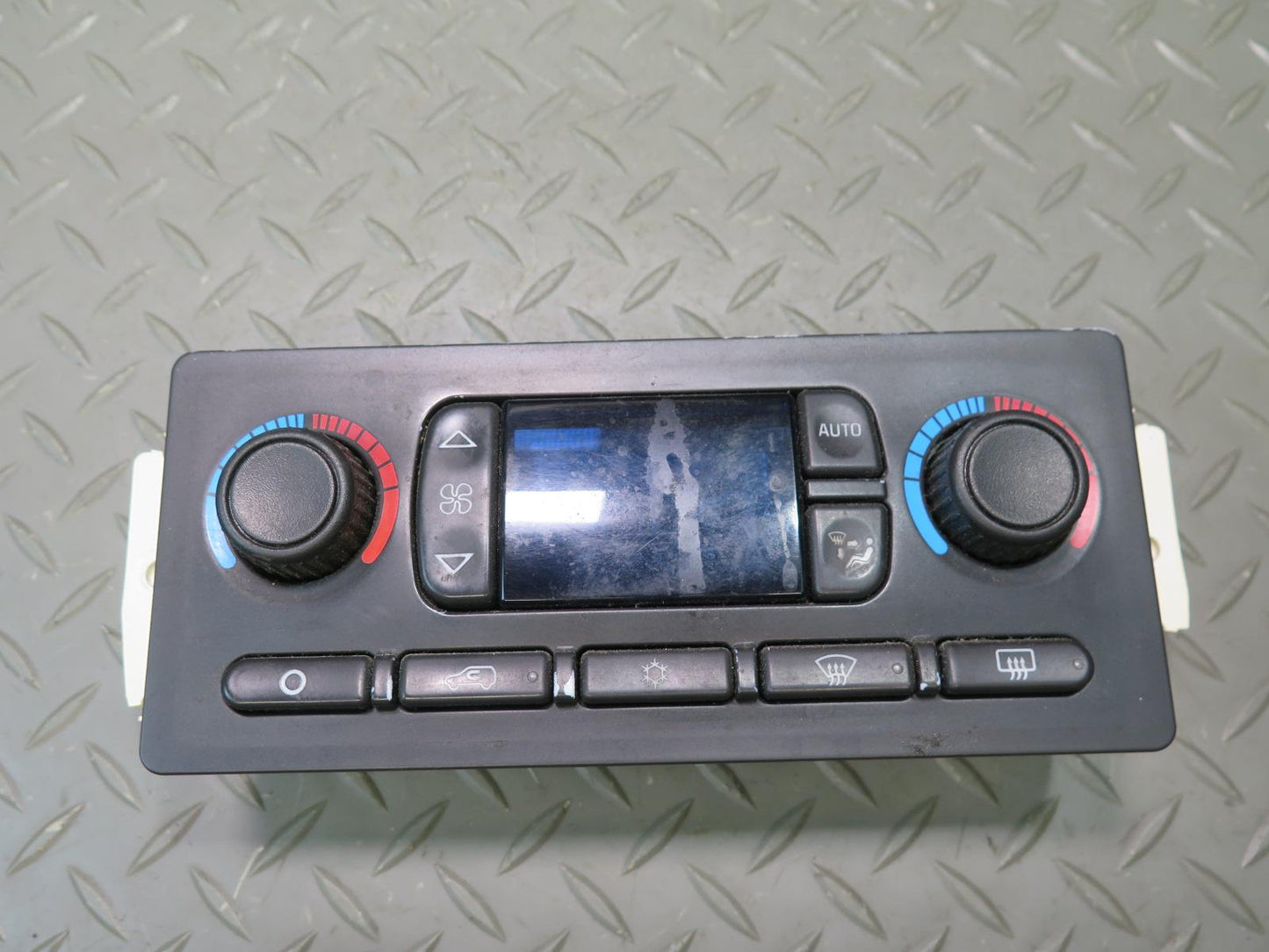 2003-2007 Hummer H2 A/C Heater Climate Control Switch Panel 21998695